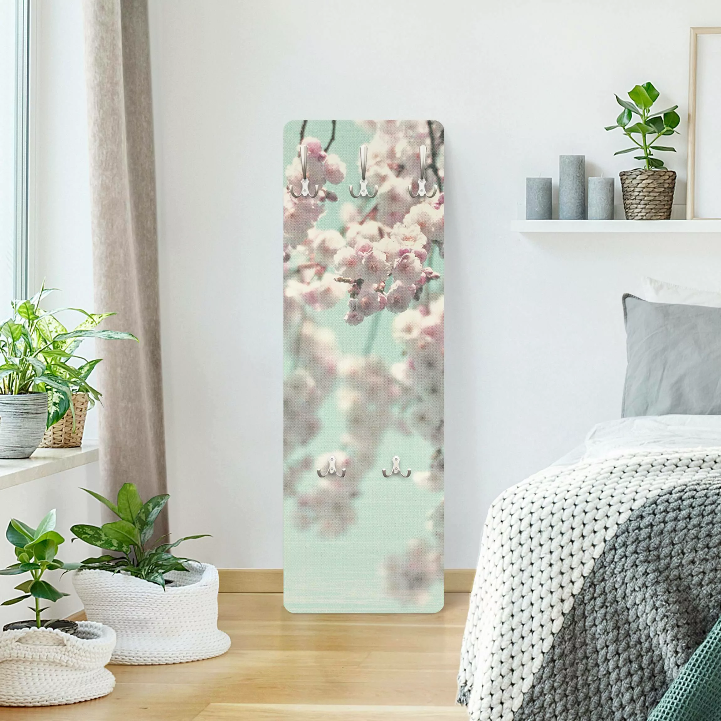 Wandgarderobe Holzpaneel Kirschblütentanz auf Leinenstruktur günstig online kaufen