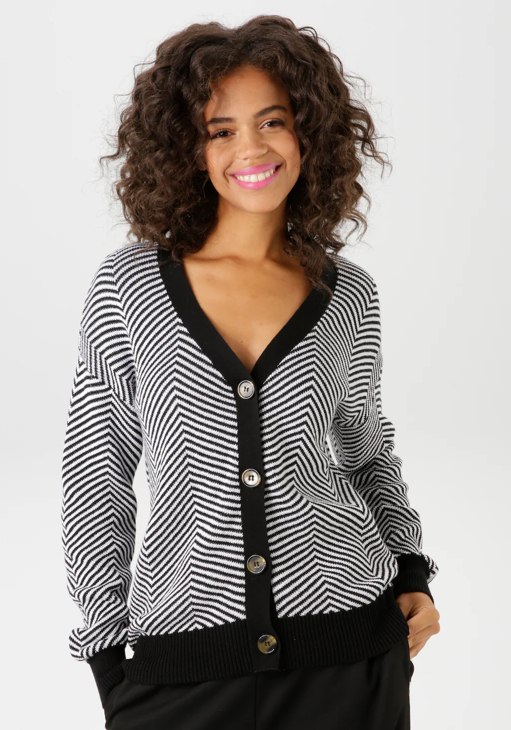 Aniston CASUAL Strickjacke, im trendigem Fischgrat-Muster günstig online kaufen