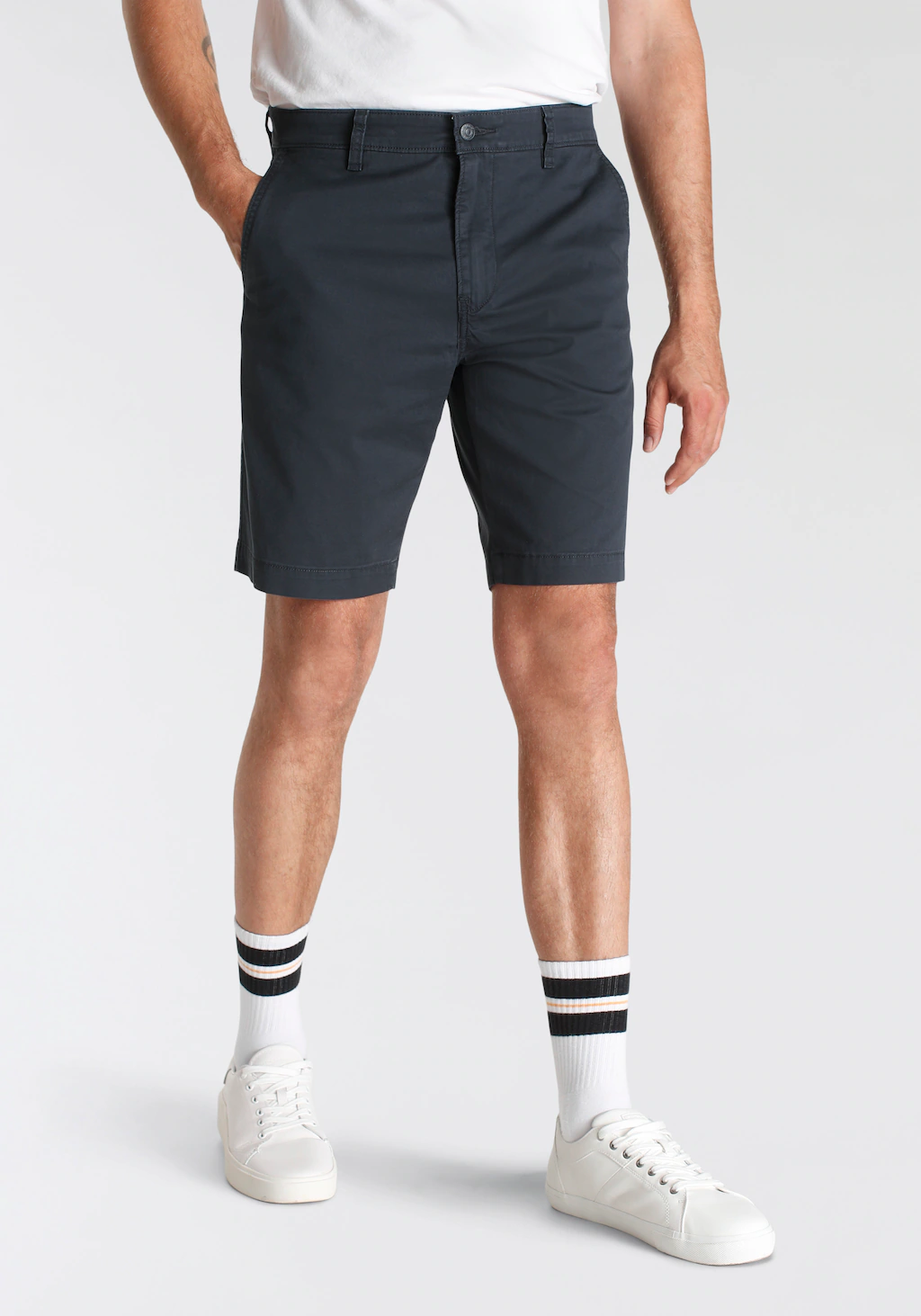 Levis Chinoshorts "XX CHINO SHORT II", Sommerhose mit Logobadge günstig online kaufen