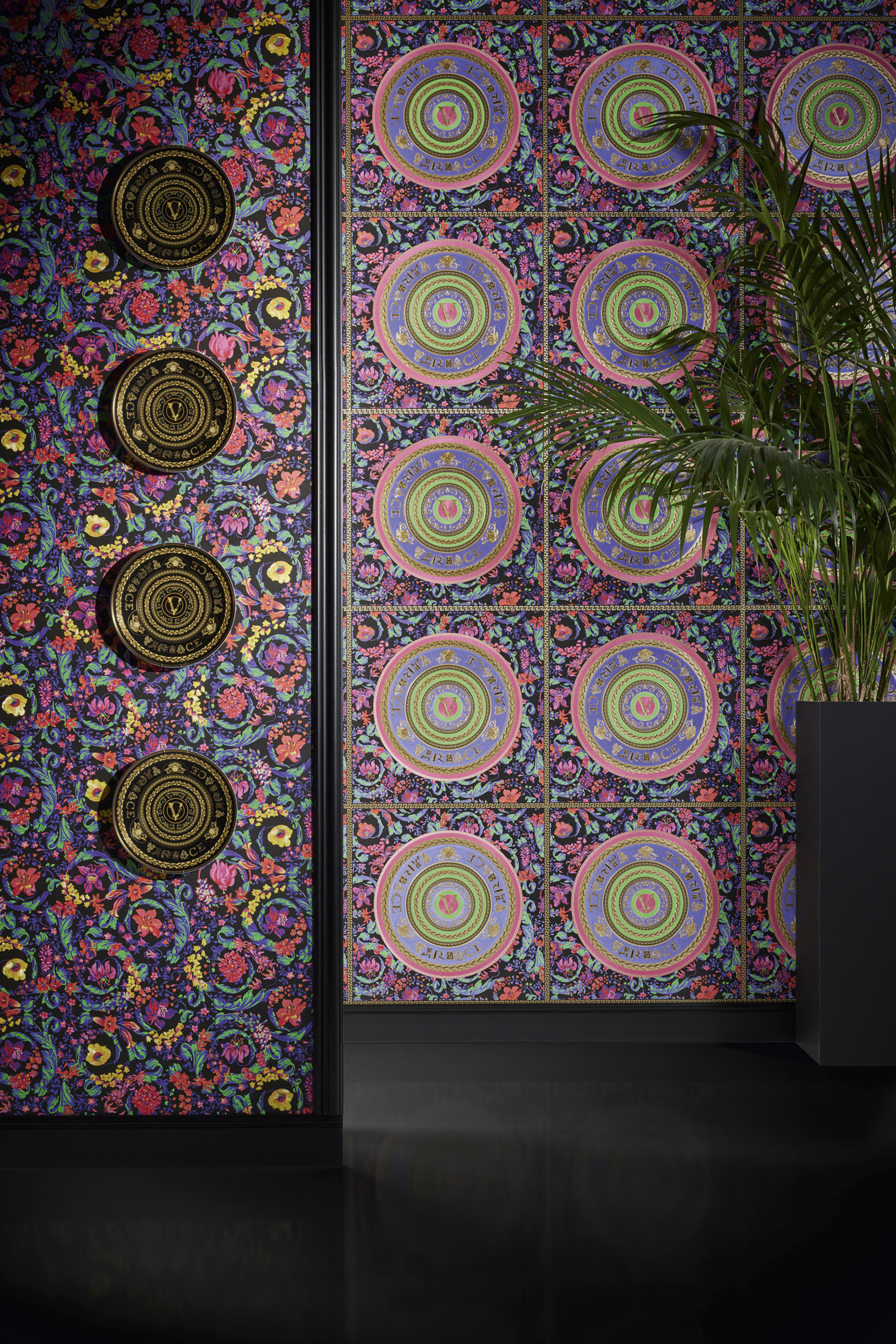 Versace Vliestapete »Wallpaper Versace 5 Floral«, leicht glänzend-gemustert günstig online kaufen