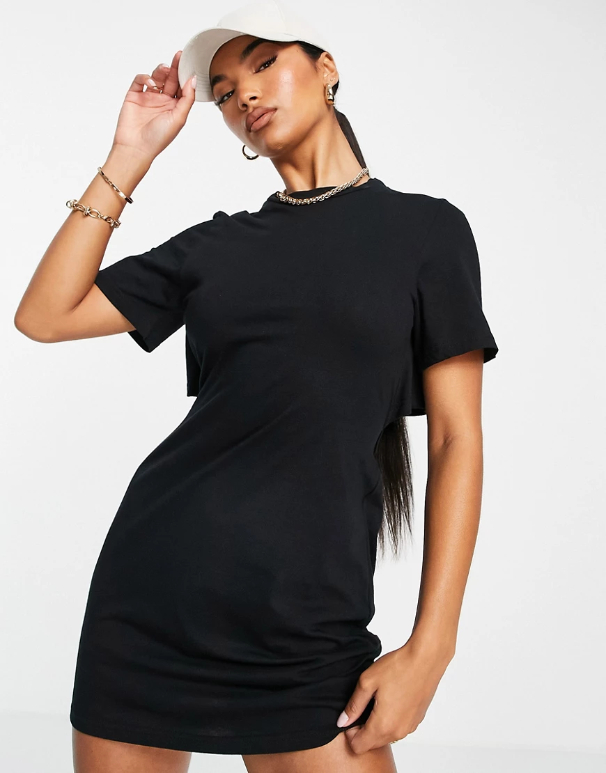 ASOS DESIGN – Kurzes T-Shirt-Kleid mit Rückenausschnitt in Schwarz günstig online kaufen