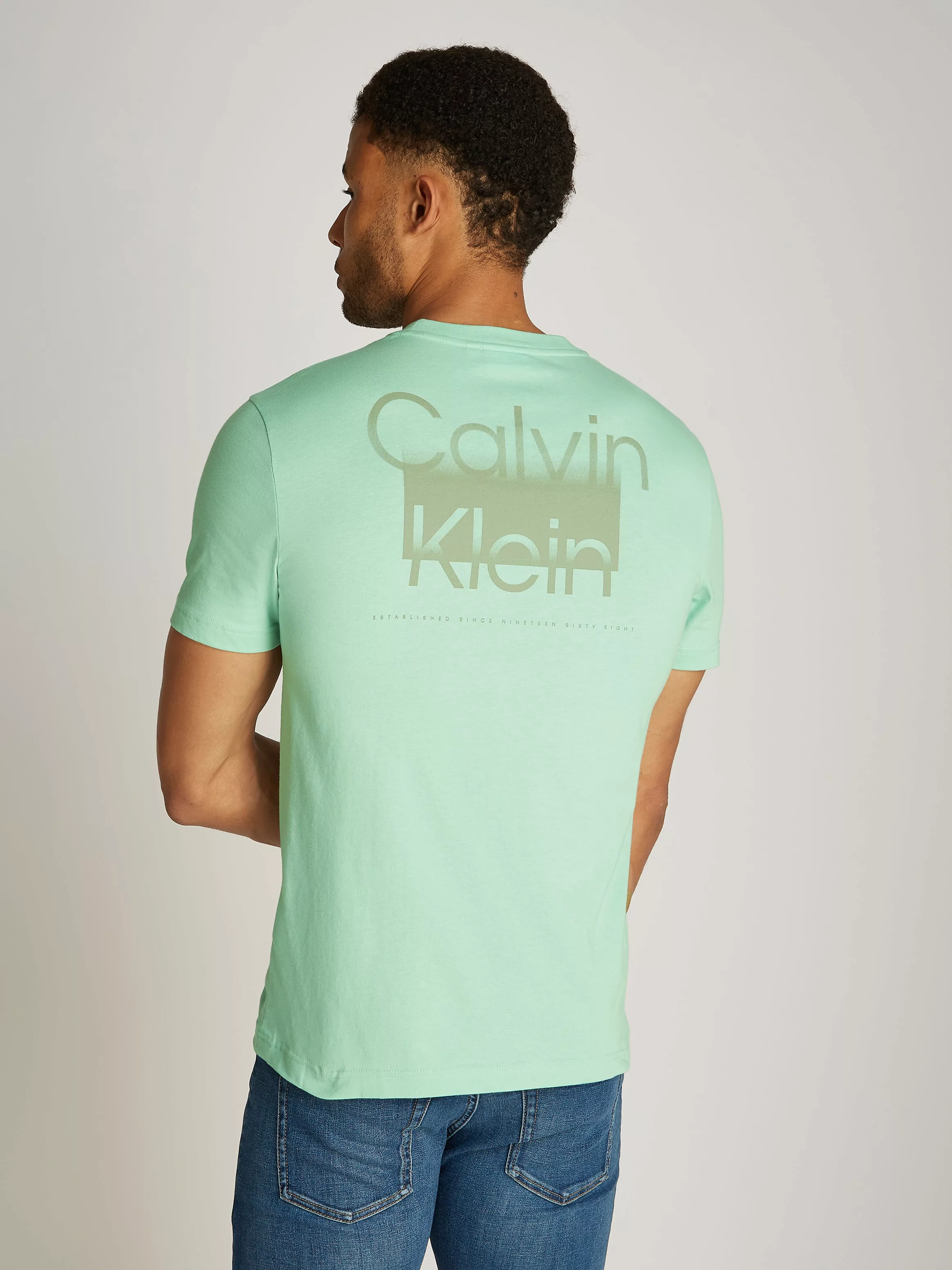 Calvin Klein T-Shirt ENLARGED BACK LOGO T-SHIRT mit Logodruck günstig online kaufen