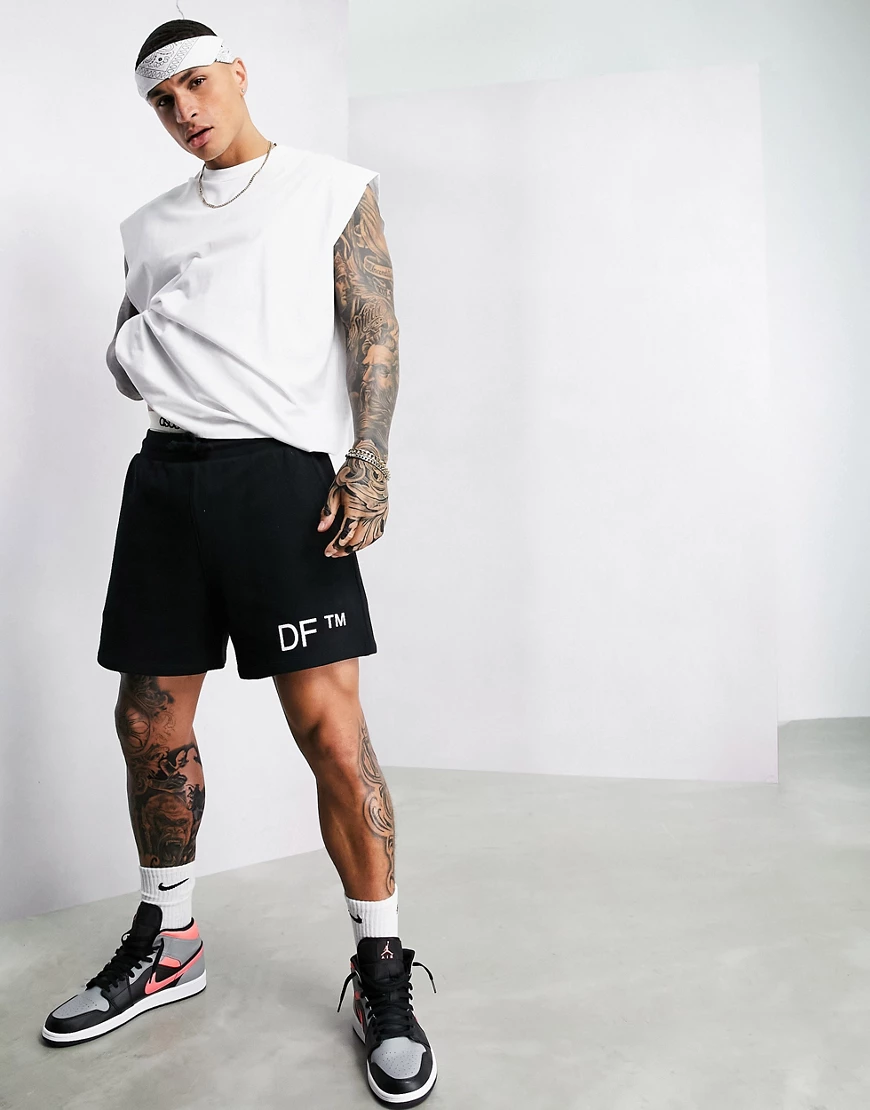 ASOS Dark Future – Schwarze Baumwollshorts mit Logoprint günstig online kaufen