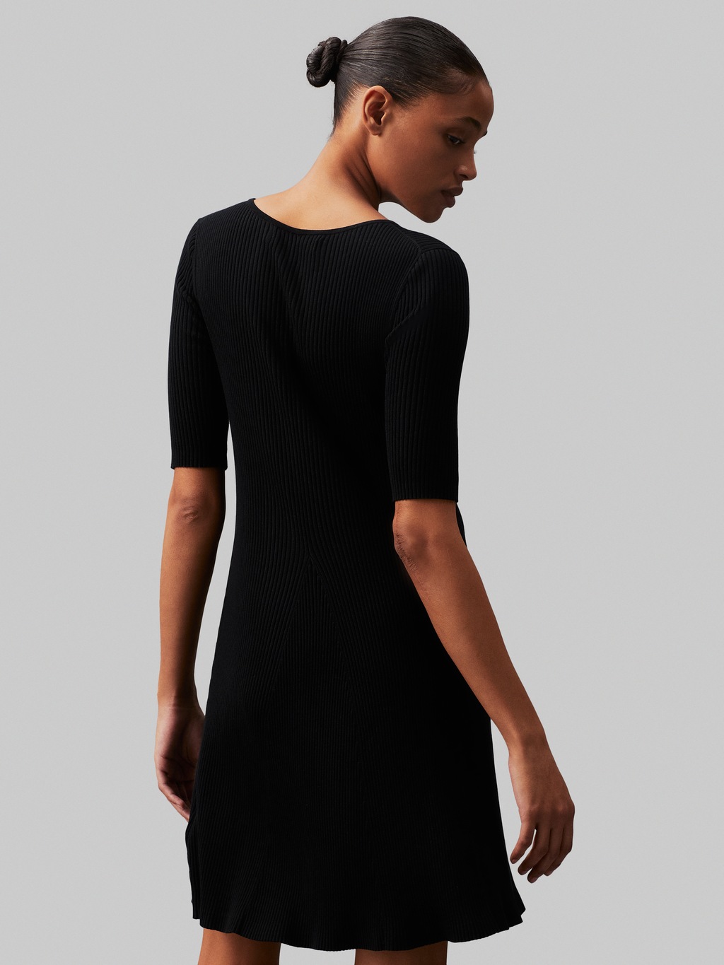 Calvin Klein Jeans Sweatkleid WOVEN LABEL SS SWEATER DRESS mit Logopatch günstig online kaufen
