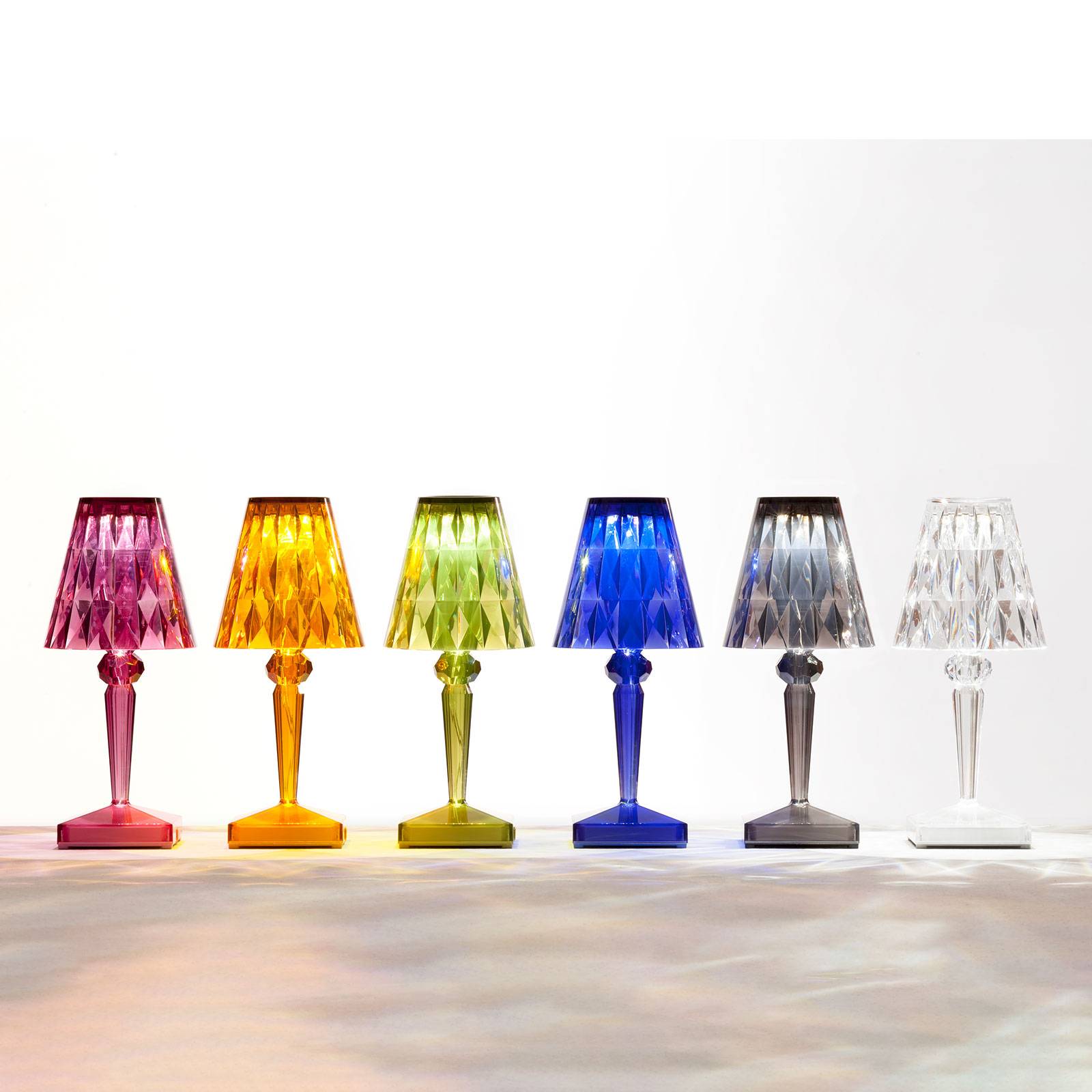 Kartell LED-Akku-Tischlampe Battery, rauchgrau, IP54 günstig online kaufen