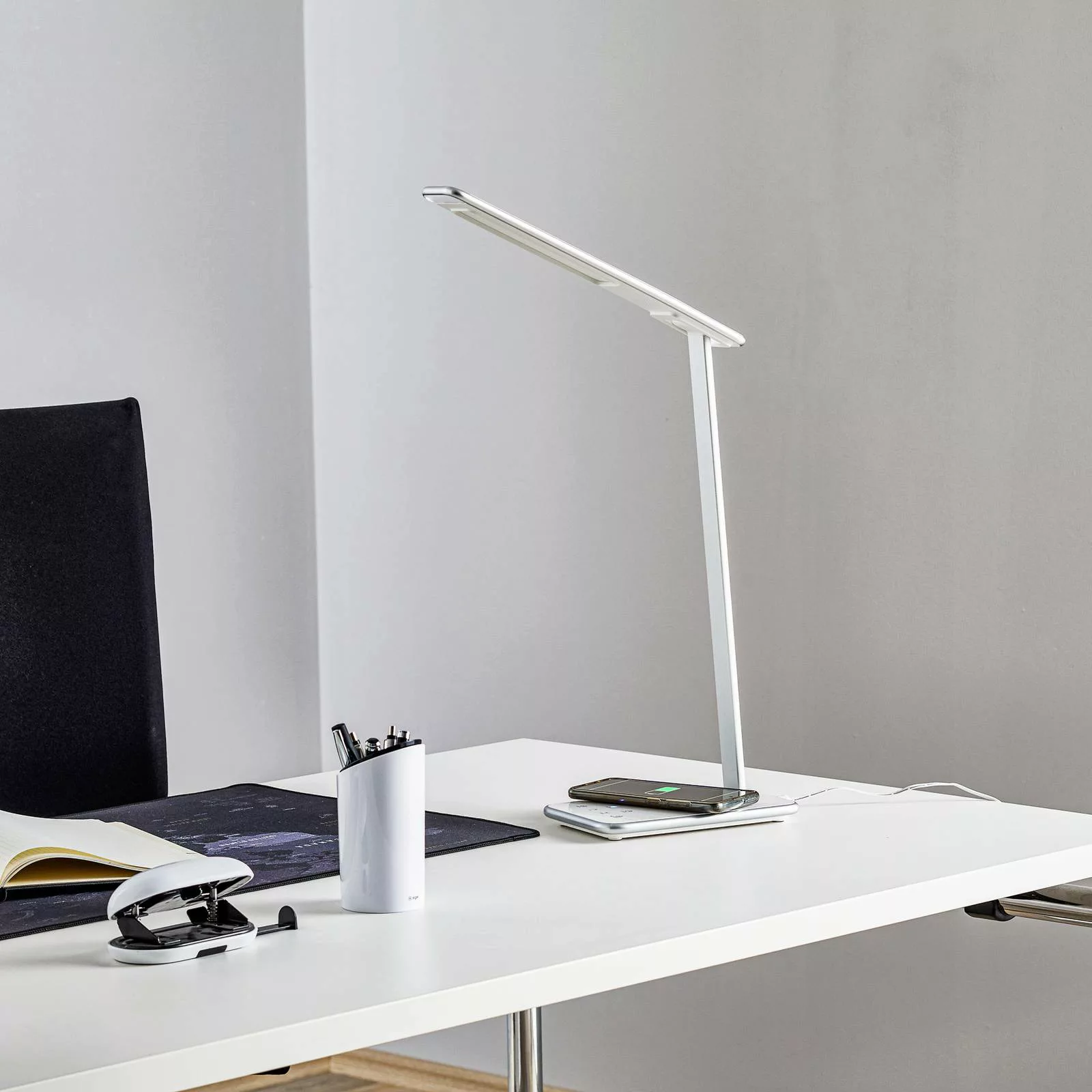 LED-Schreibtischleuchte Orbit mit Induktion silber günstig online kaufen