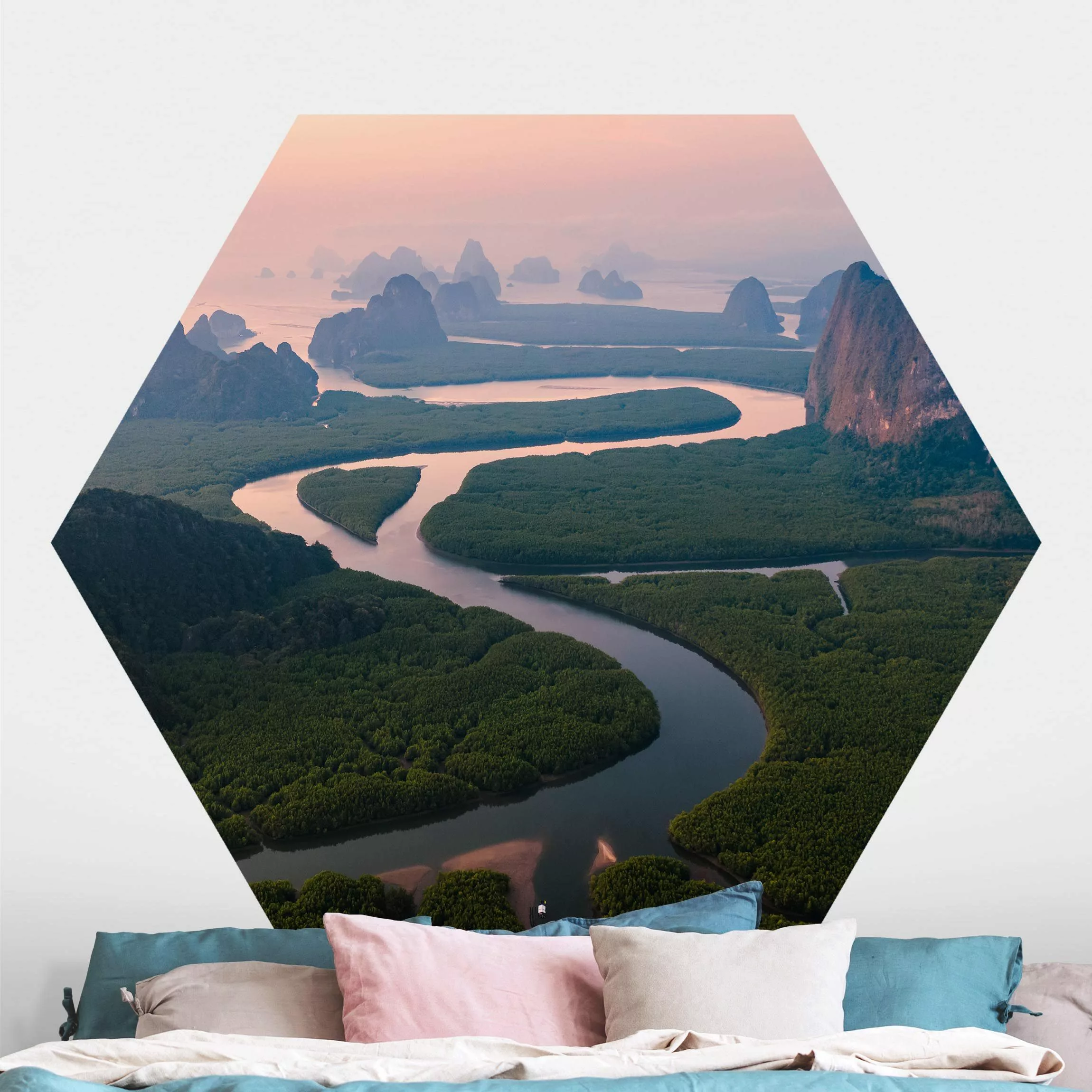Hexagon Fototapete selbstklebend Flusslandschaft in Thailand günstig online kaufen
