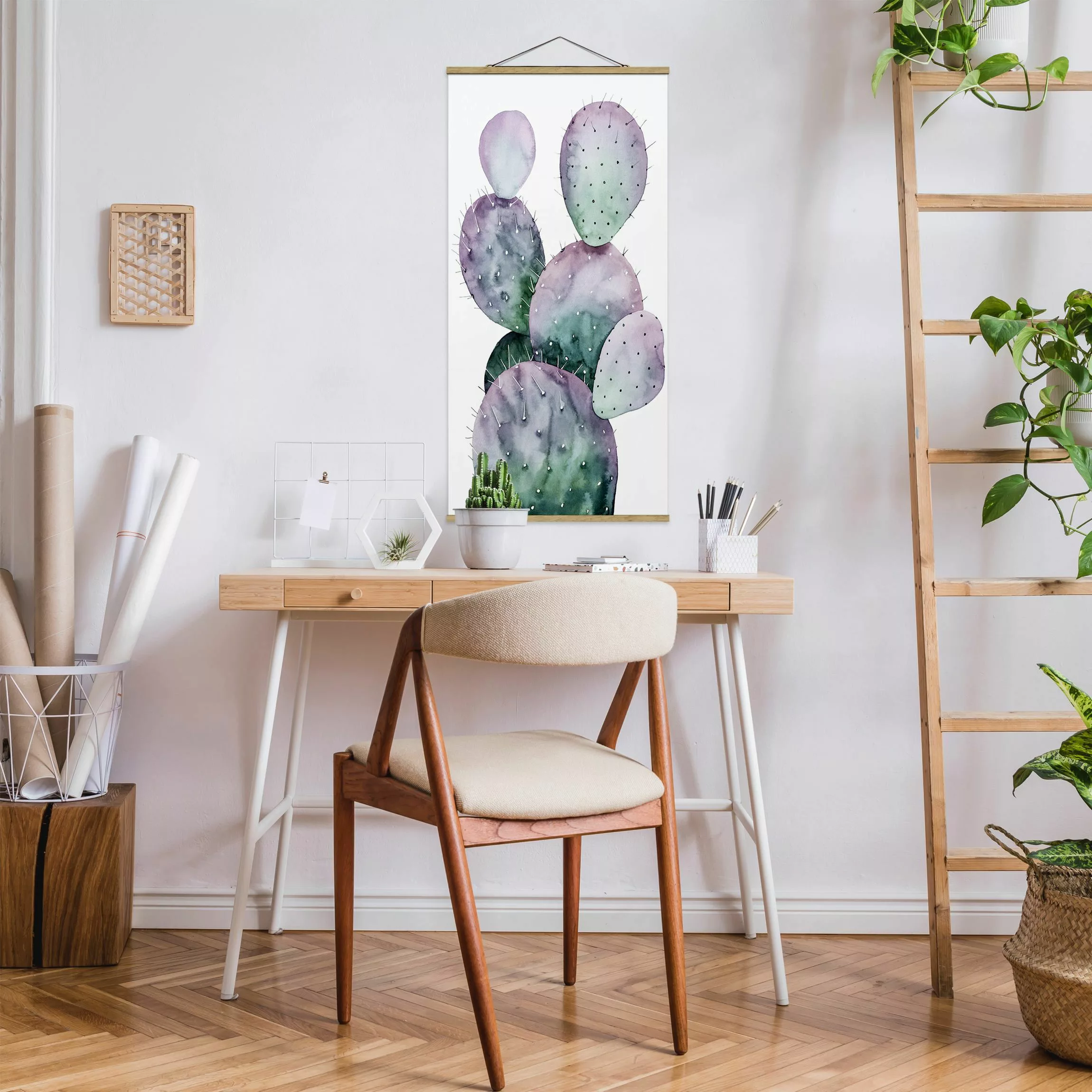 Stoffbild Blumen mit Posterleisten - Hochformat Kaktus in Lila II günstig online kaufen