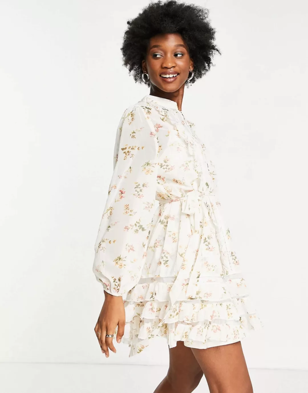 Forever U – Transparentes Minikleid in Weiß mit Blumendruck günstig online kaufen