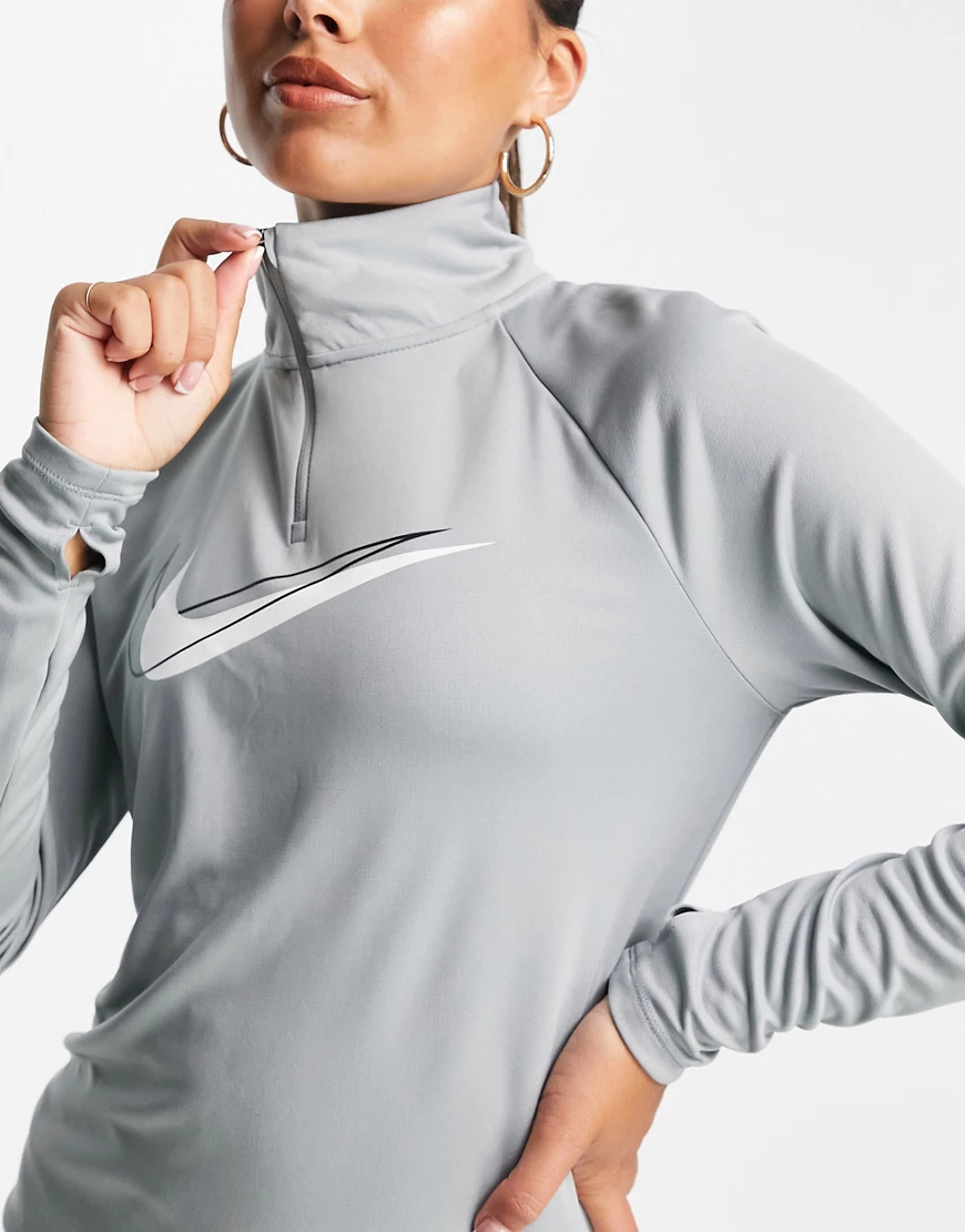 Nike Running – Dri-FIT – Midlayer-Oberteil in Grau mit Swoosh-Logo und halb günstig online kaufen