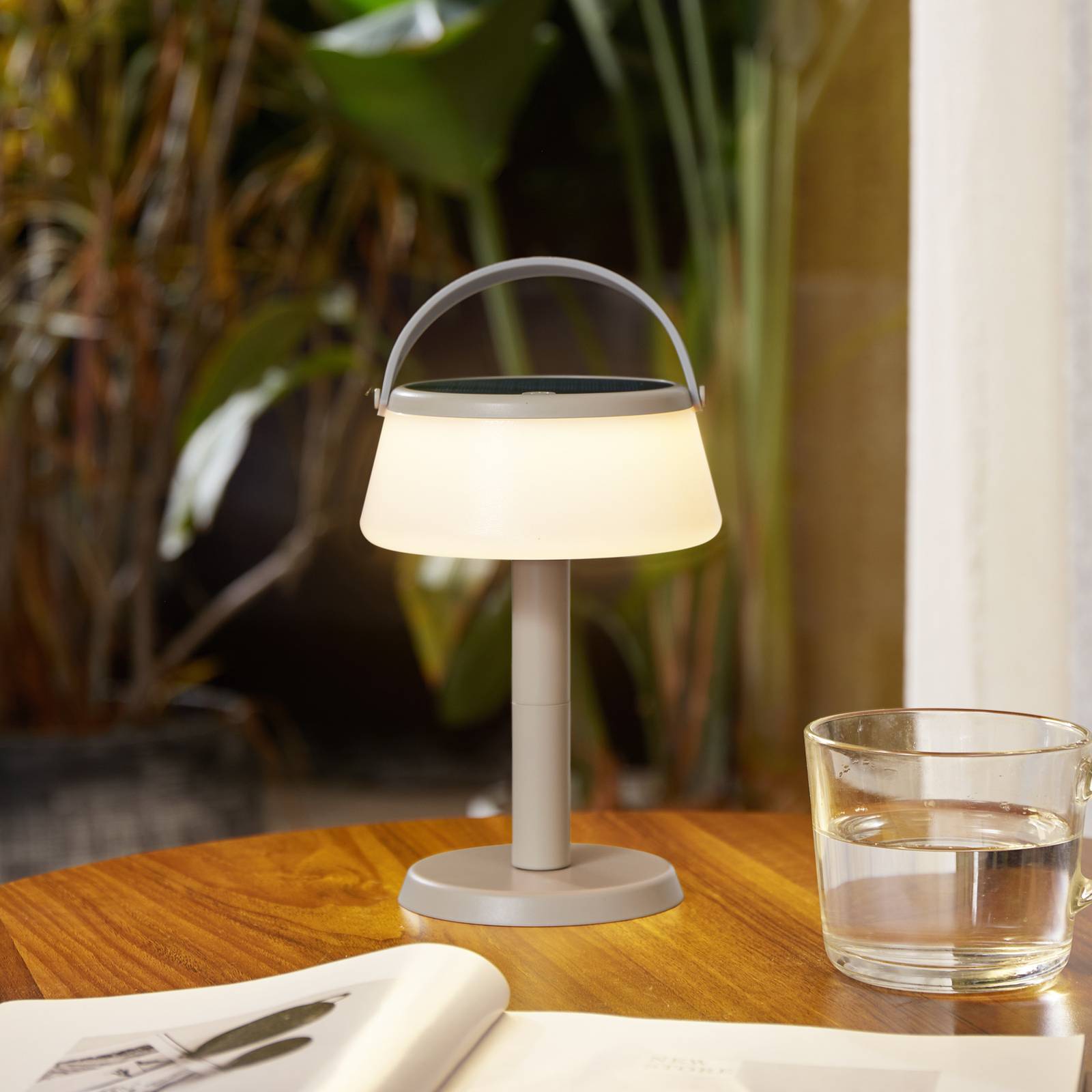 Lindby LED-Solar-Tischleuchte Mikkel, beige, dimmbar, 7 cm günstig online kaufen