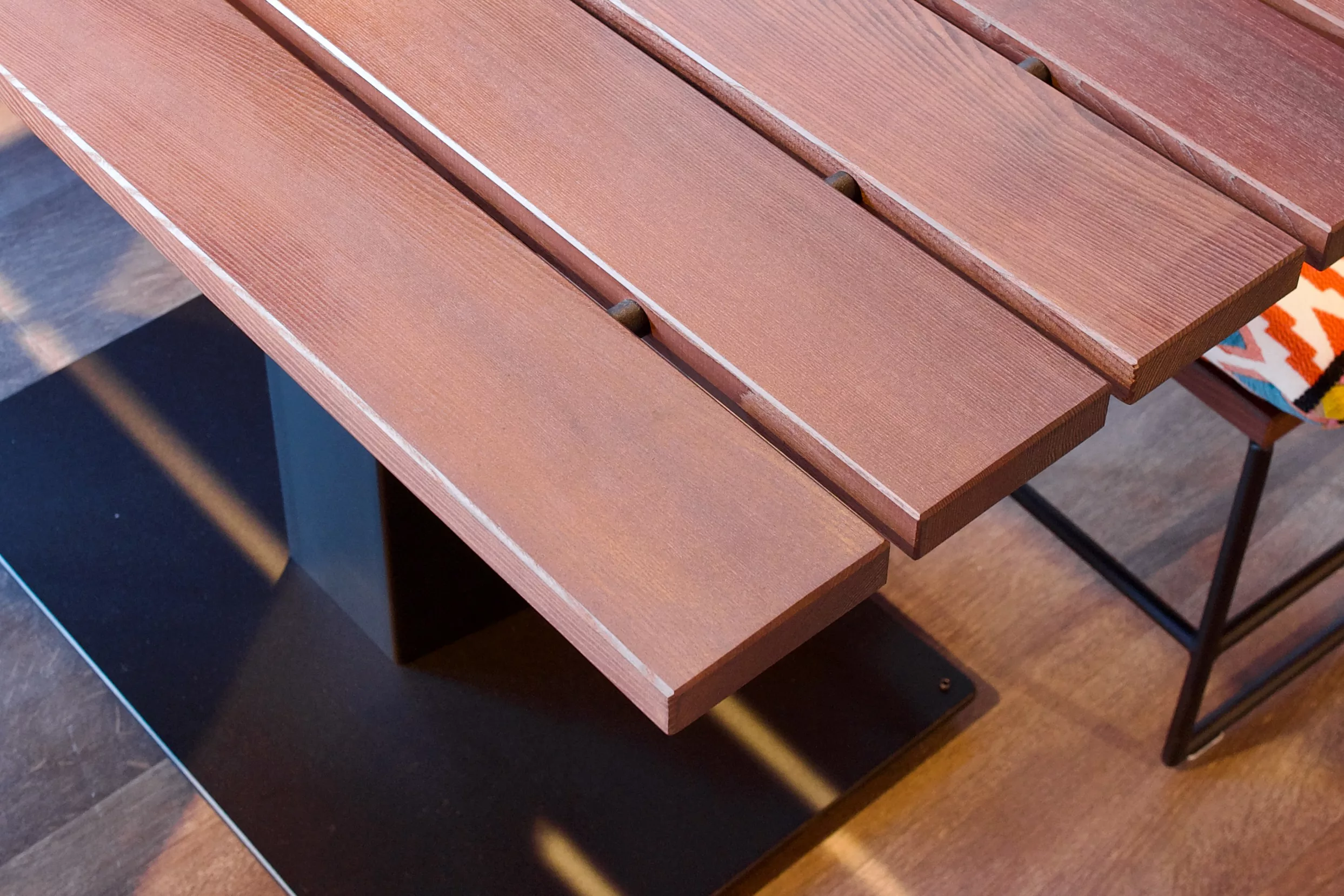 Outdoor-Tisch Thekla aus Thermoesche von Bullfrog Design günstig online kaufen