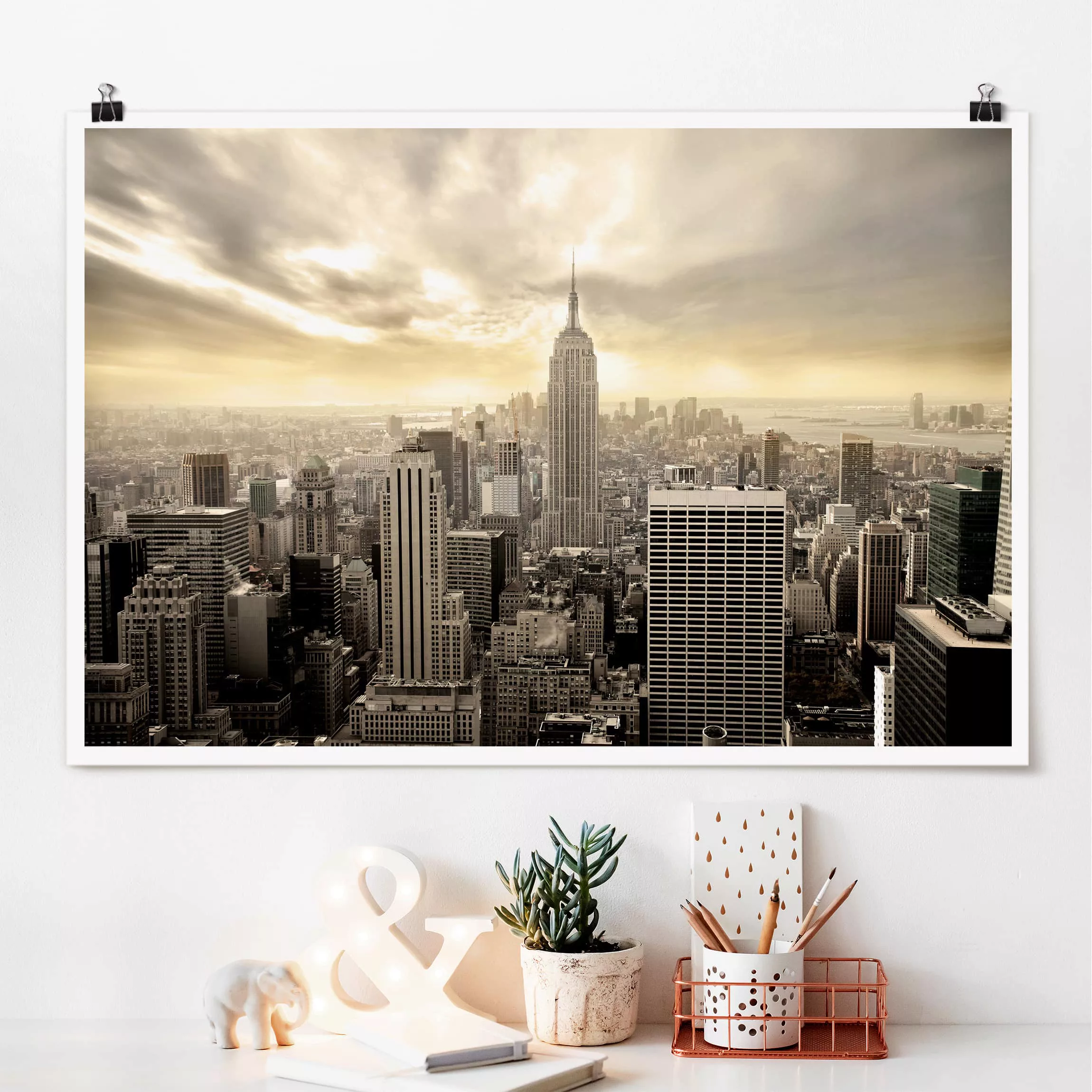 Poster Architektur & Skyline - Querformat Manhattan Dawn günstig online kaufen