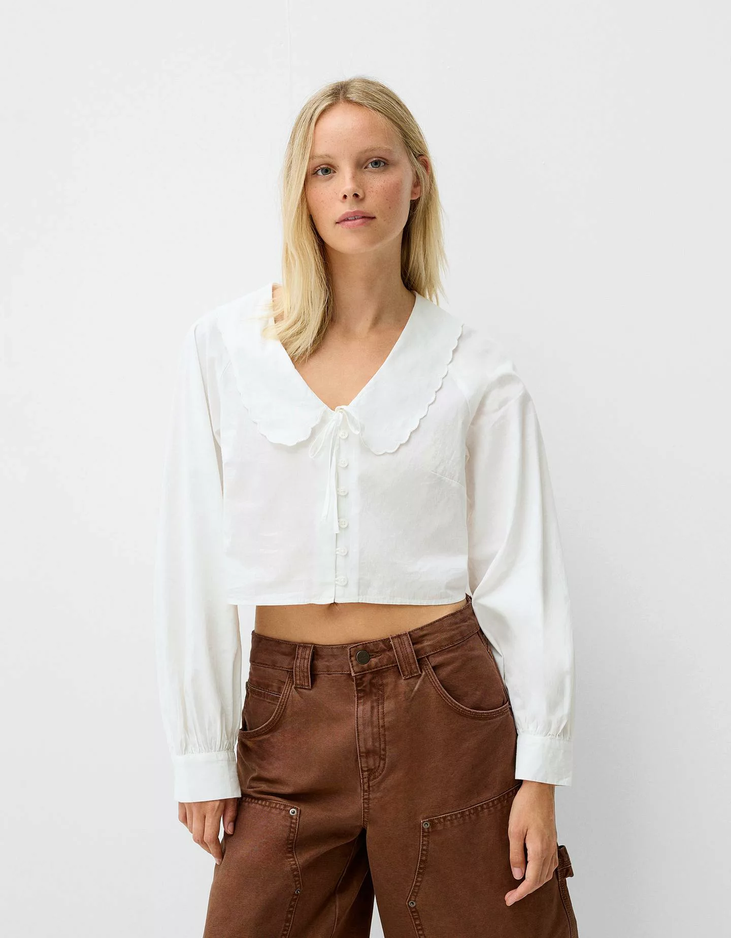 Bershka Hemd Mit Langen Ärmeln Und Bubikragen Damen Xs Weiss günstig online kaufen