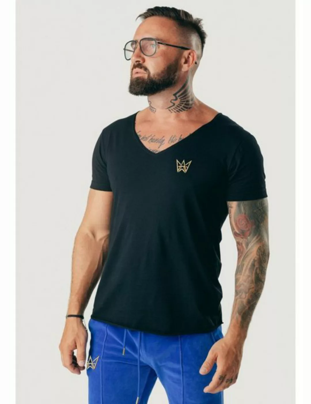 TRES AMIGOS T-Shirt Trendiges V-Neck Shirt mit Logostrickerei günstig online kaufen