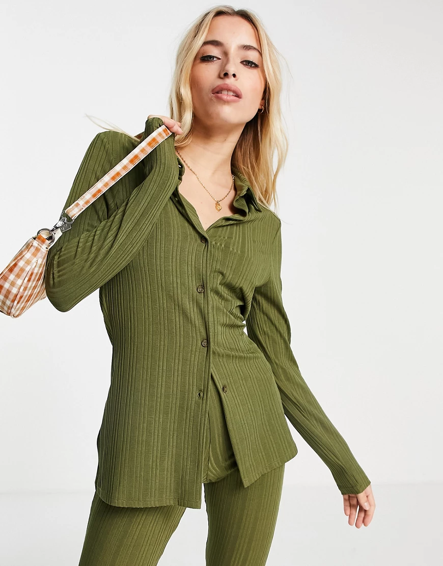 Miss Selfridge – Figurbetontes, geripptes Hemd in Khaki, Kombiteil-Grün günstig online kaufen