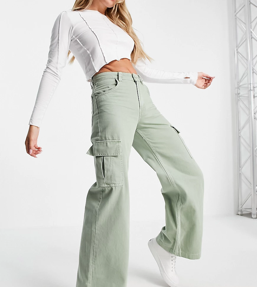 Bershka – Cargohose in verwaschenem Khaki mit weitem Bein-Grün günstig online kaufen