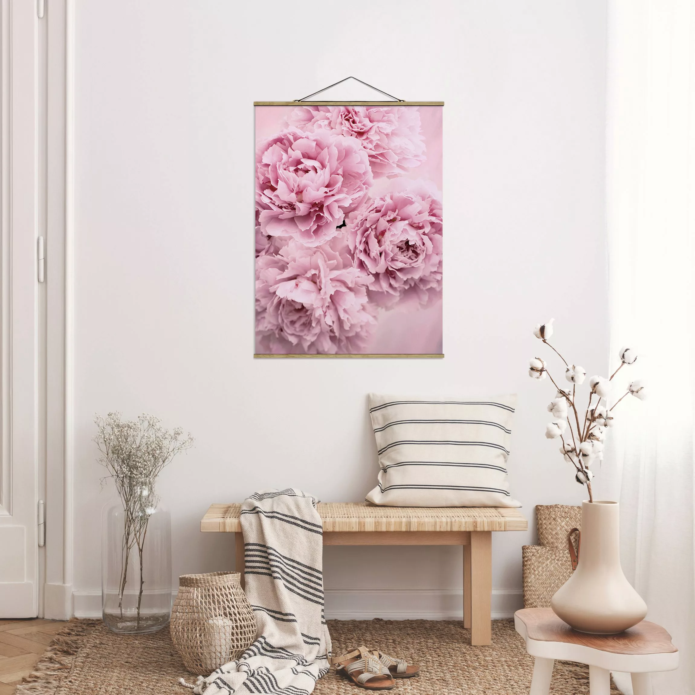 Stoffbild Blumen mit Posterleisten - Hochformat Rosa Pfingstrosen günstig online kaufen