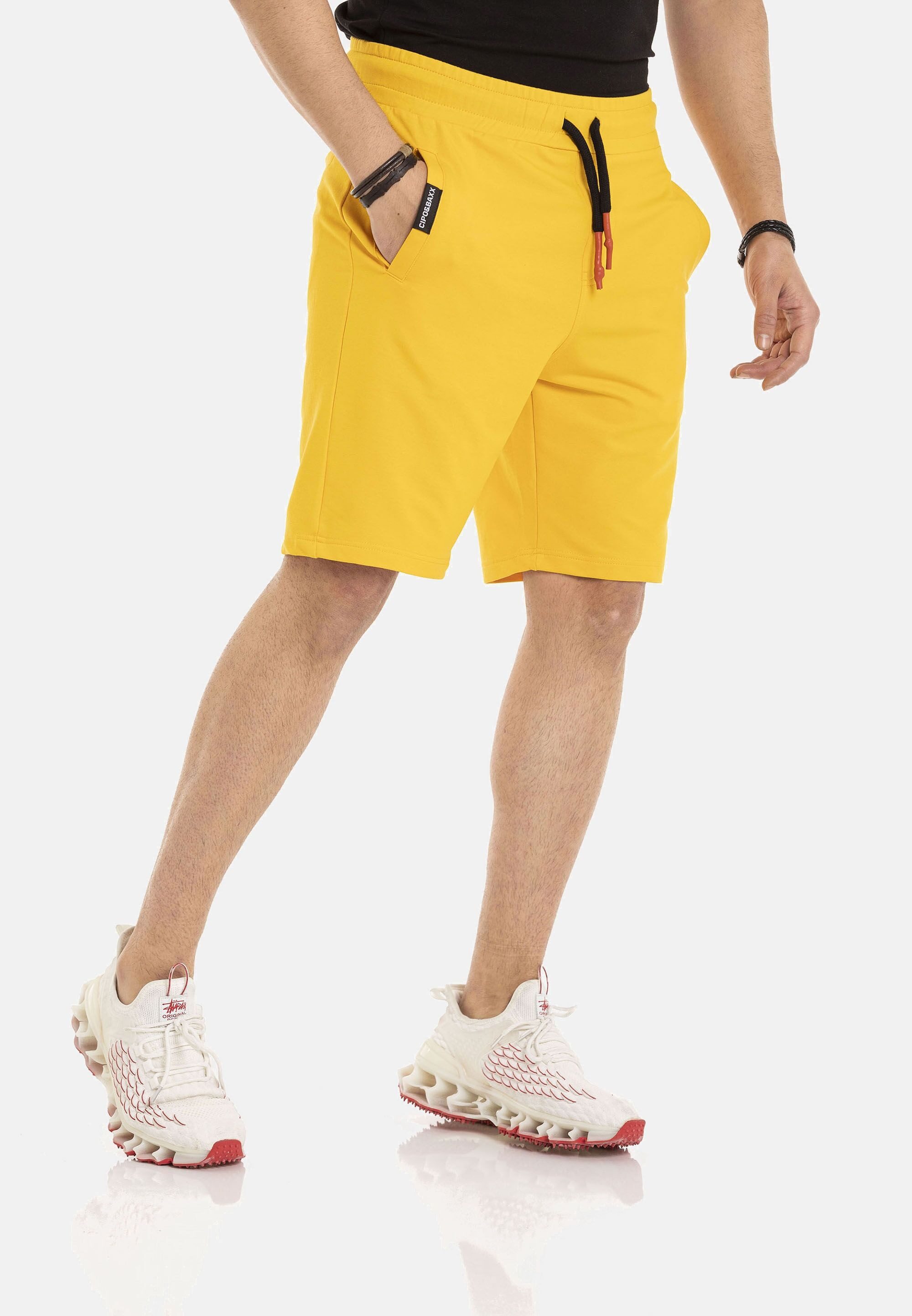Cipo & Baxx Stoffhose "Shorts", elastischer Bund mit Kordelzug günstig online kaufen