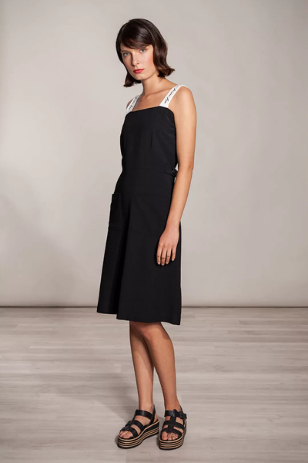 Kurzes Kleid Schwarz Taillen-verstellbarträger Weiß günstig online kaufen