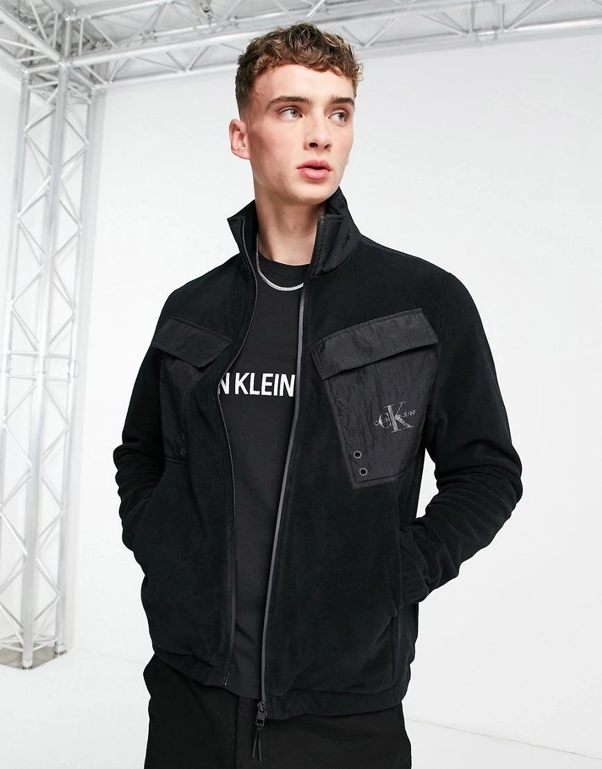 Calvin Klein Jeans – Fleece-Hemdjacke in Schwarz günstig online kaufen