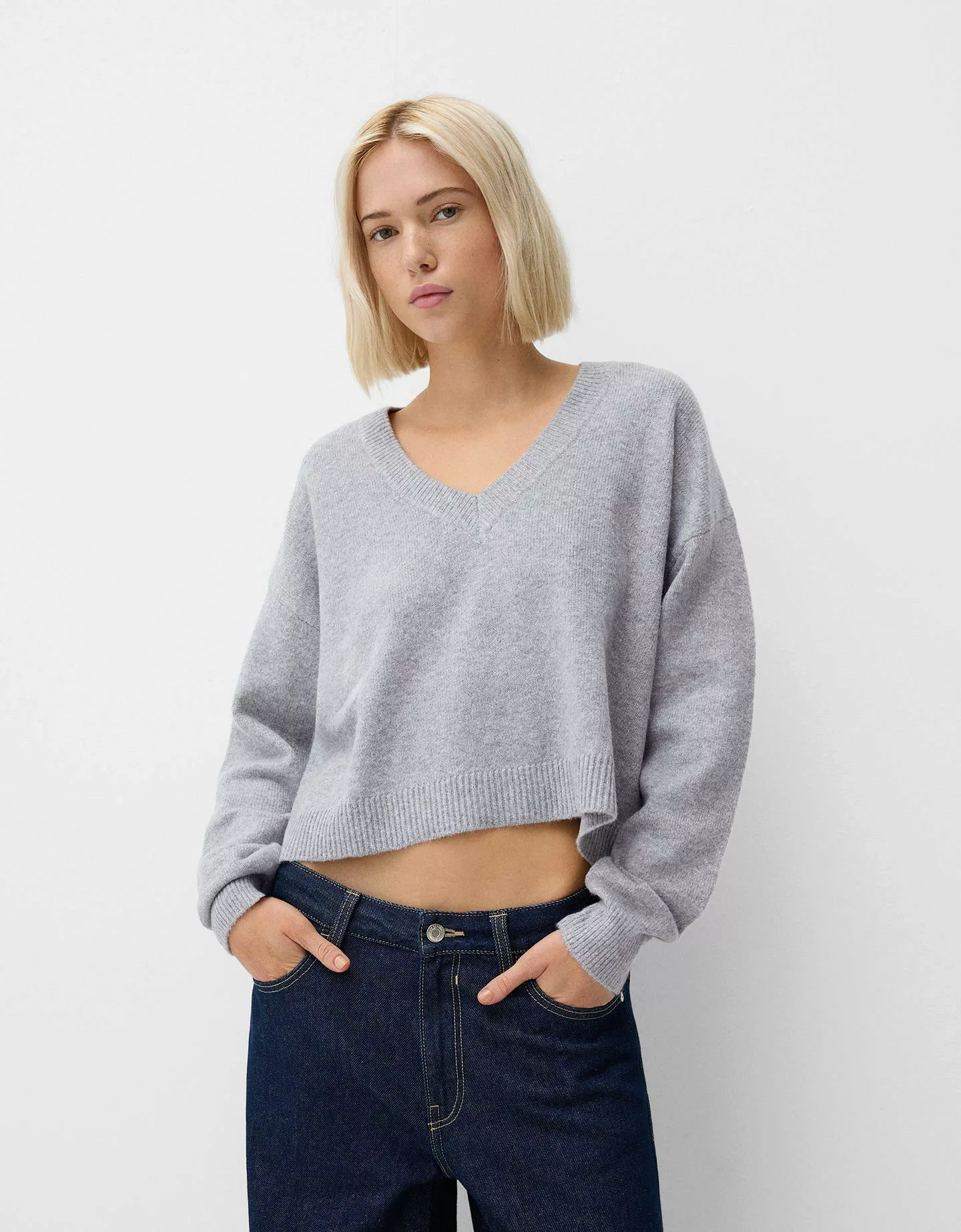 Bershka Pullover Mit V-Ausschnitt Cropped Damen M Grau günstig online kaufen