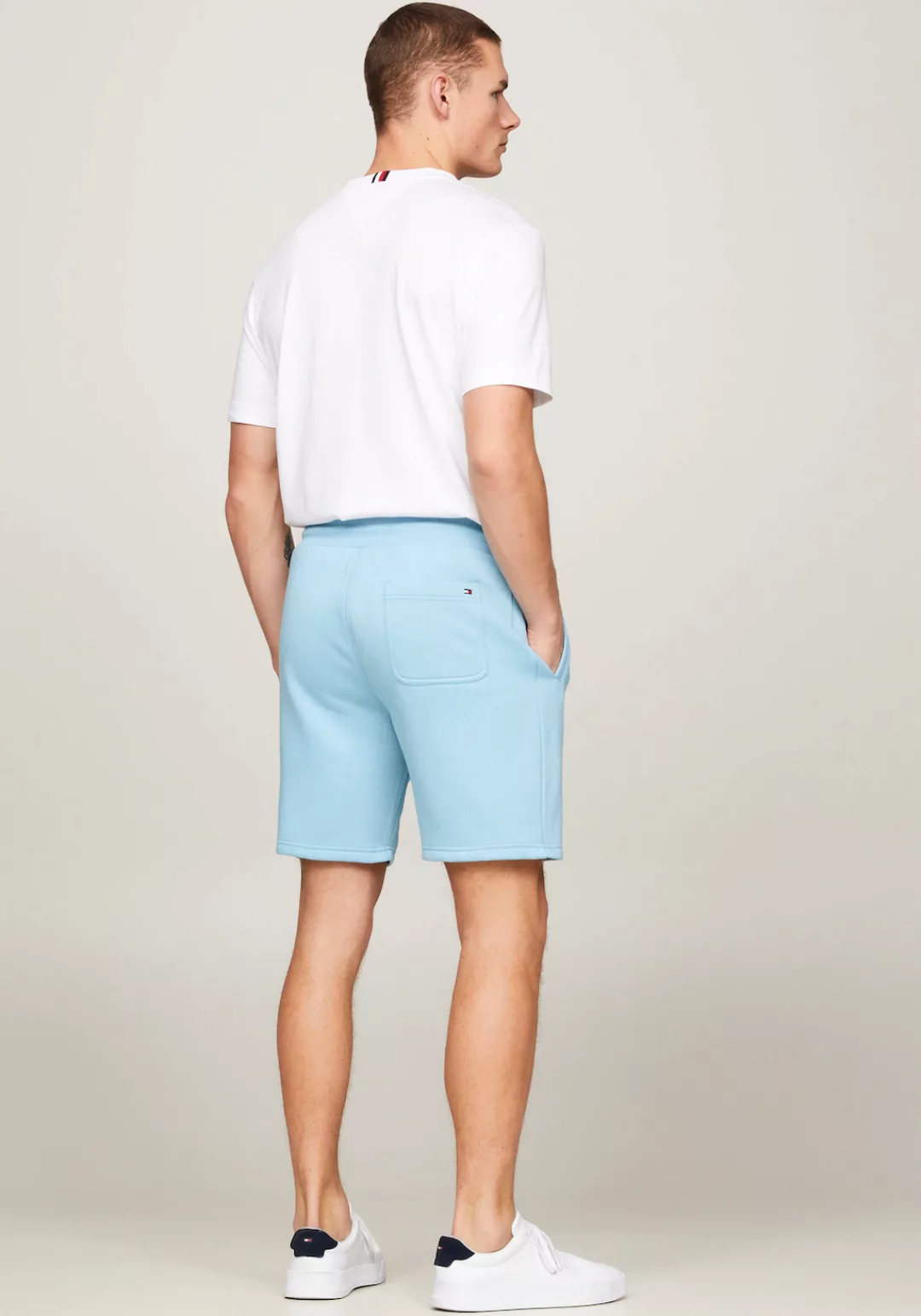 Tommy Hilfiger Shorts SMALL TOMMY LOGO SWEATSHORTS mit elastischem Bund günstig online kaufen