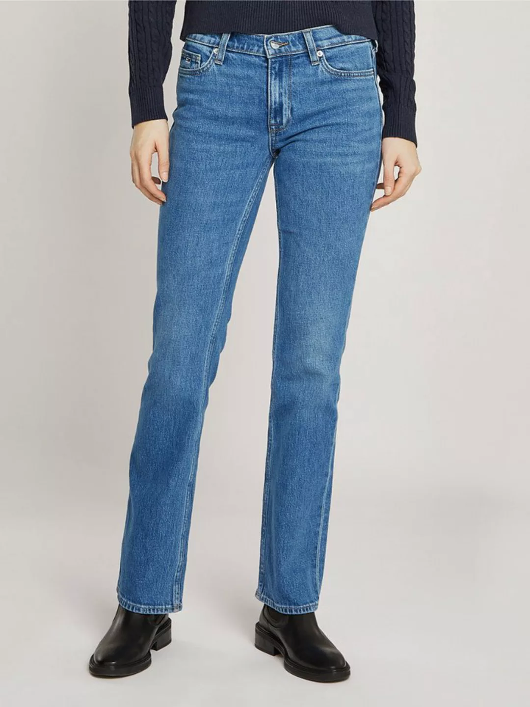 Tommy Jeans Bootcut-Jeans MADDIE MD BC DH5161 mit Logo-Badge und Stickereie günstig online kaufen