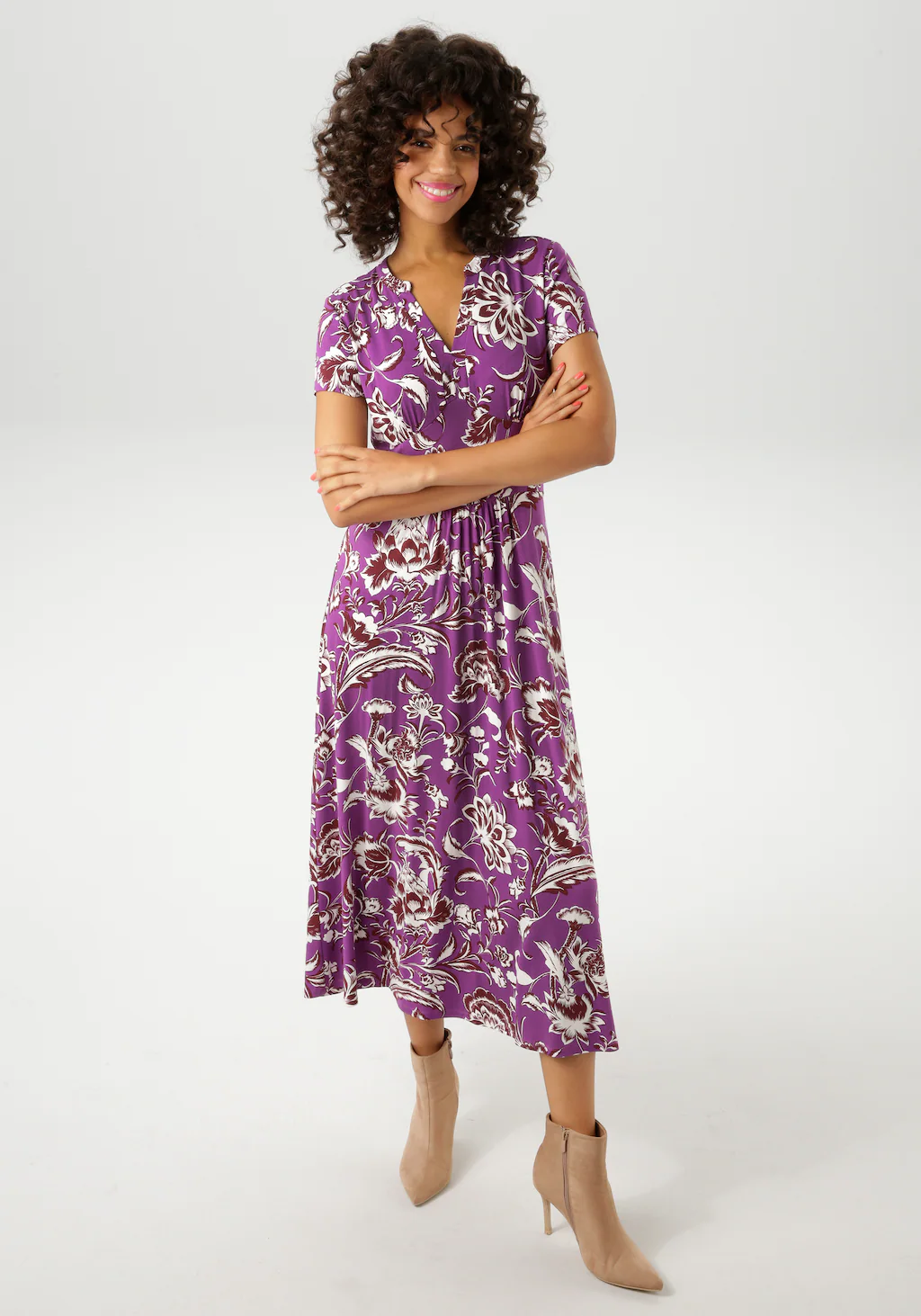 Aniston CASUAL Sommerkleid, mit großflächigem Blumendruck günstig online kaufen