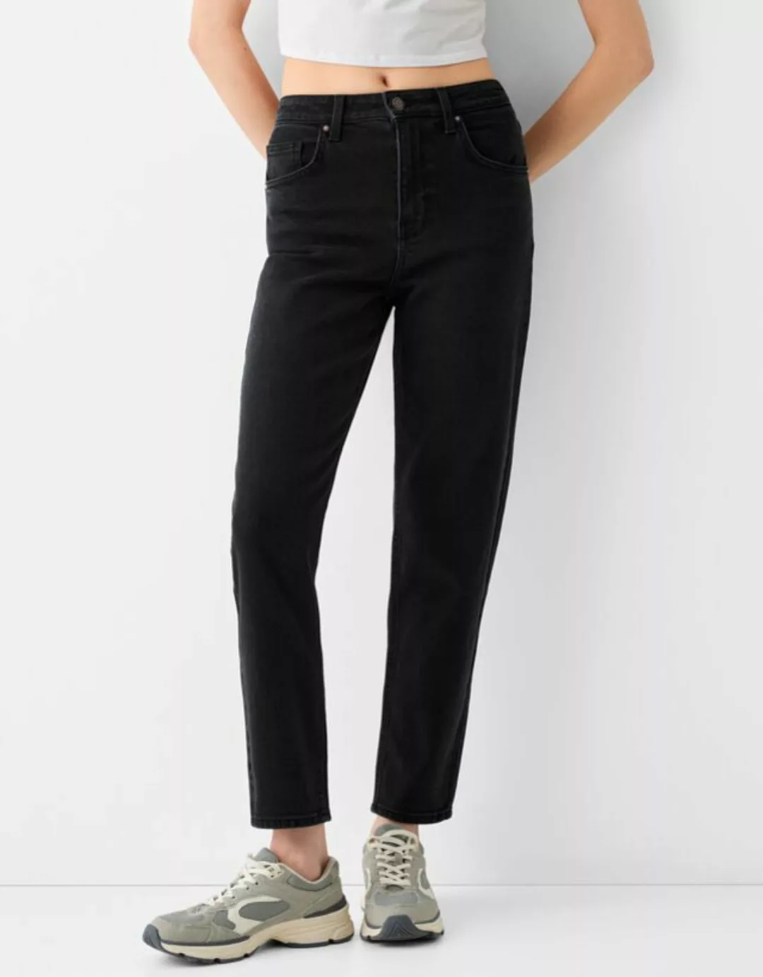 Bershka Mom Jeans Im Slim-Comfort-Fit Bskteen 36 Schwarz günstig online kaufen