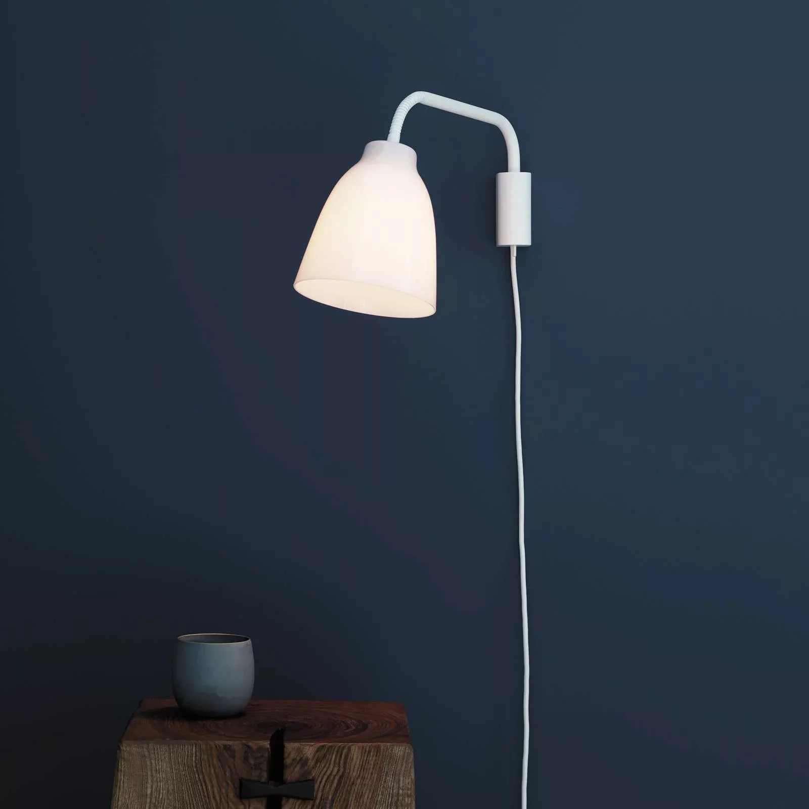 FRITZ HANSEN Caravaggio Wandlampe, weiß günstig online kaufen