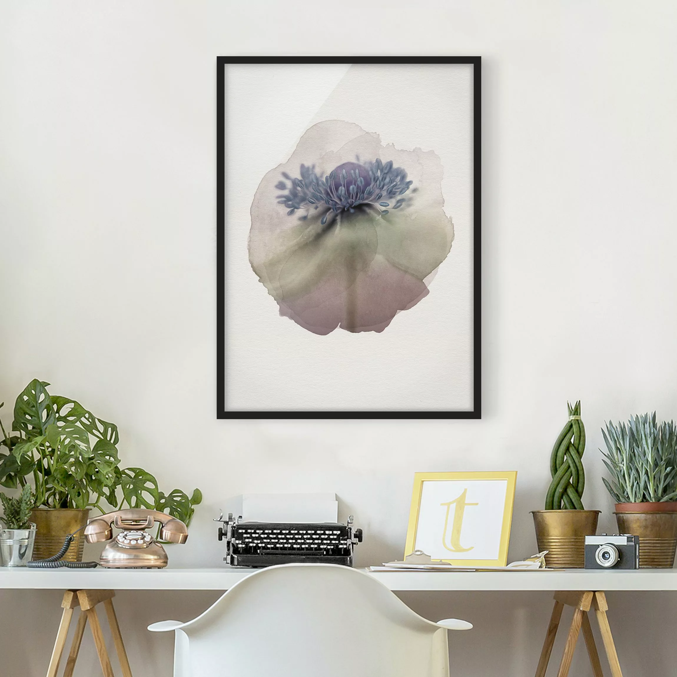 Bild mit Rahmen - Hochformat Wasserfarben - Anemone in Violett günstig online kaufen