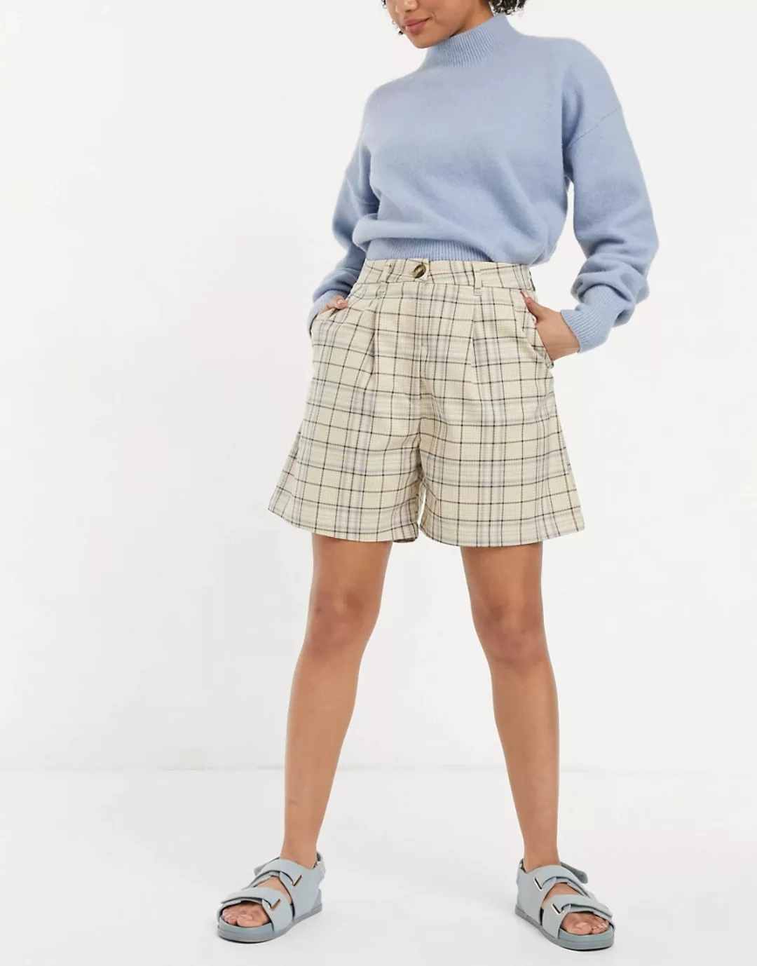 Monki – Nimmi – Smarte Shorts mit Karomuster-Mehrfarbig günstig online kaufen