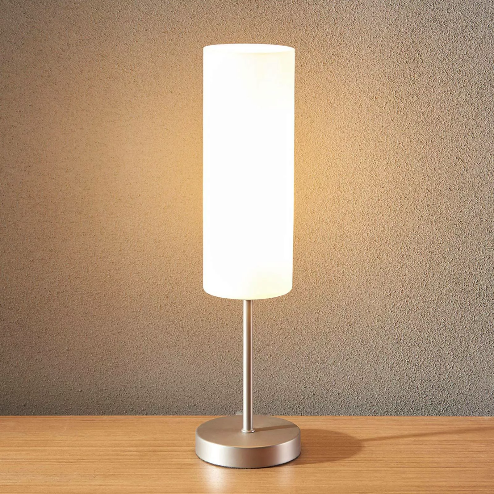 Schmale Tischlampe Vinsta mit weißem Glasschirm günstig online kaufen