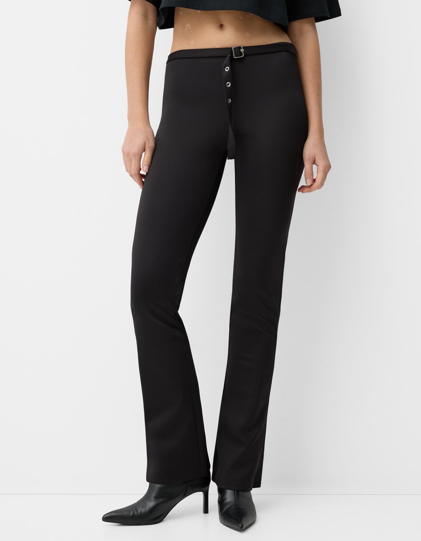 Bershka Skinny-Hose Aus Funktionsstoff Mit Schlitzen Am Saum Damen M Schwar günstig online kaufen