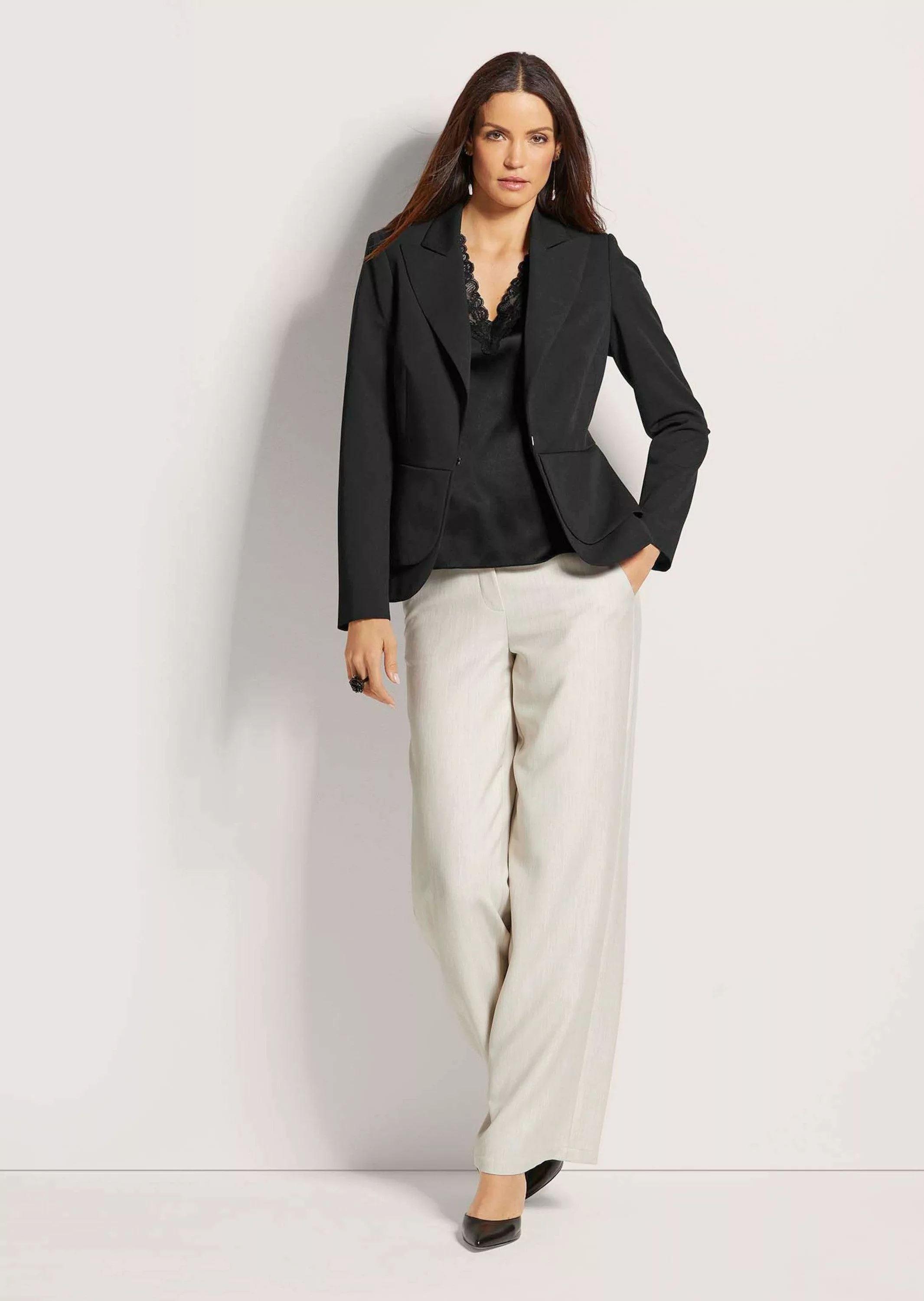 MADELEINE Kurzblazer Kurzer Schößchen-Blazer günstig online kaufen