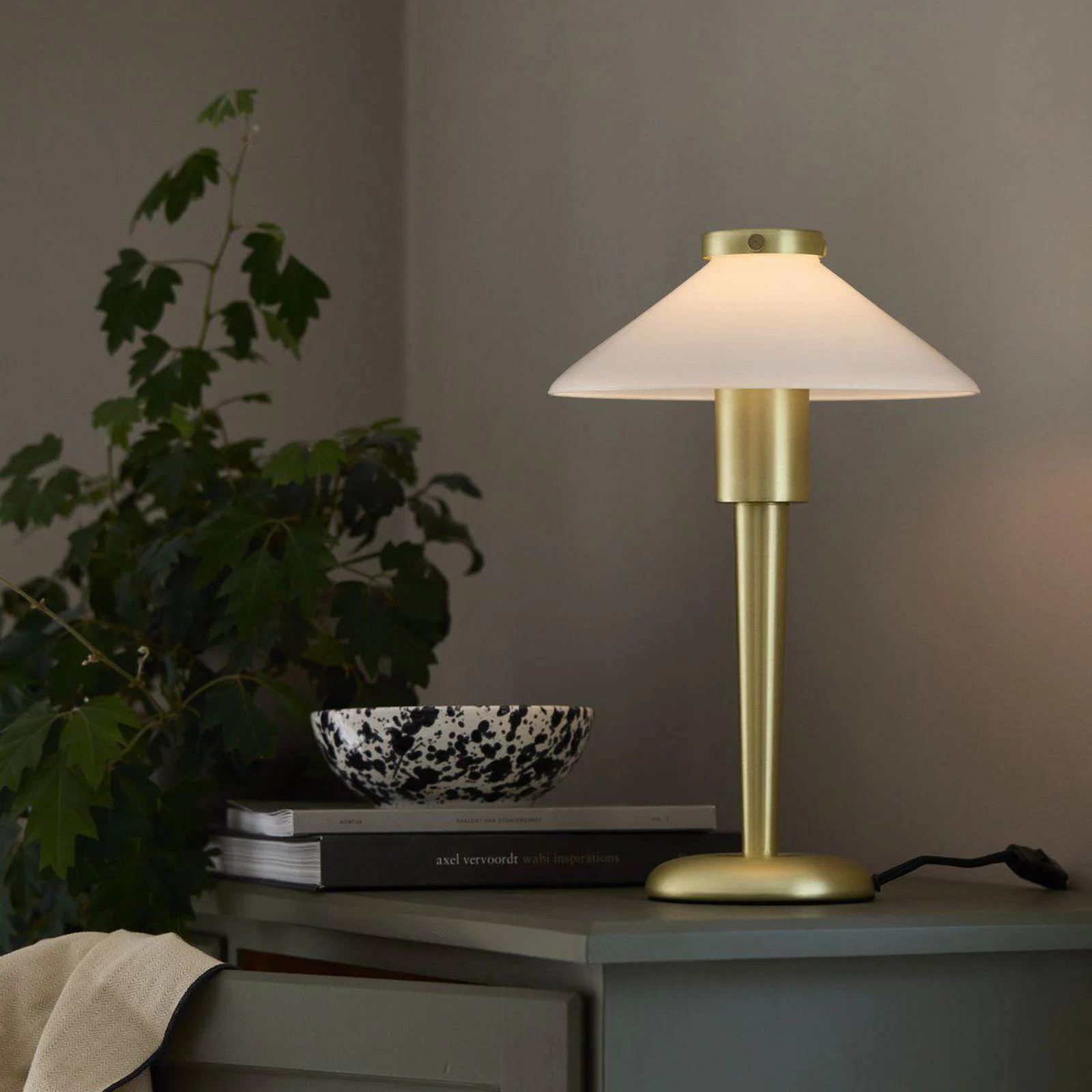 PR Home Tischlampe August, messingfarben/opal, 34 cm, Metall günstig online kaufen