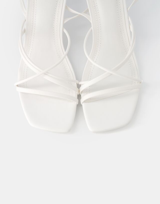 Bershka Absatzsandalen Mit Kitten-Heels Und Knöchelriemchen Damen 38 Weiss günstig online kaufen