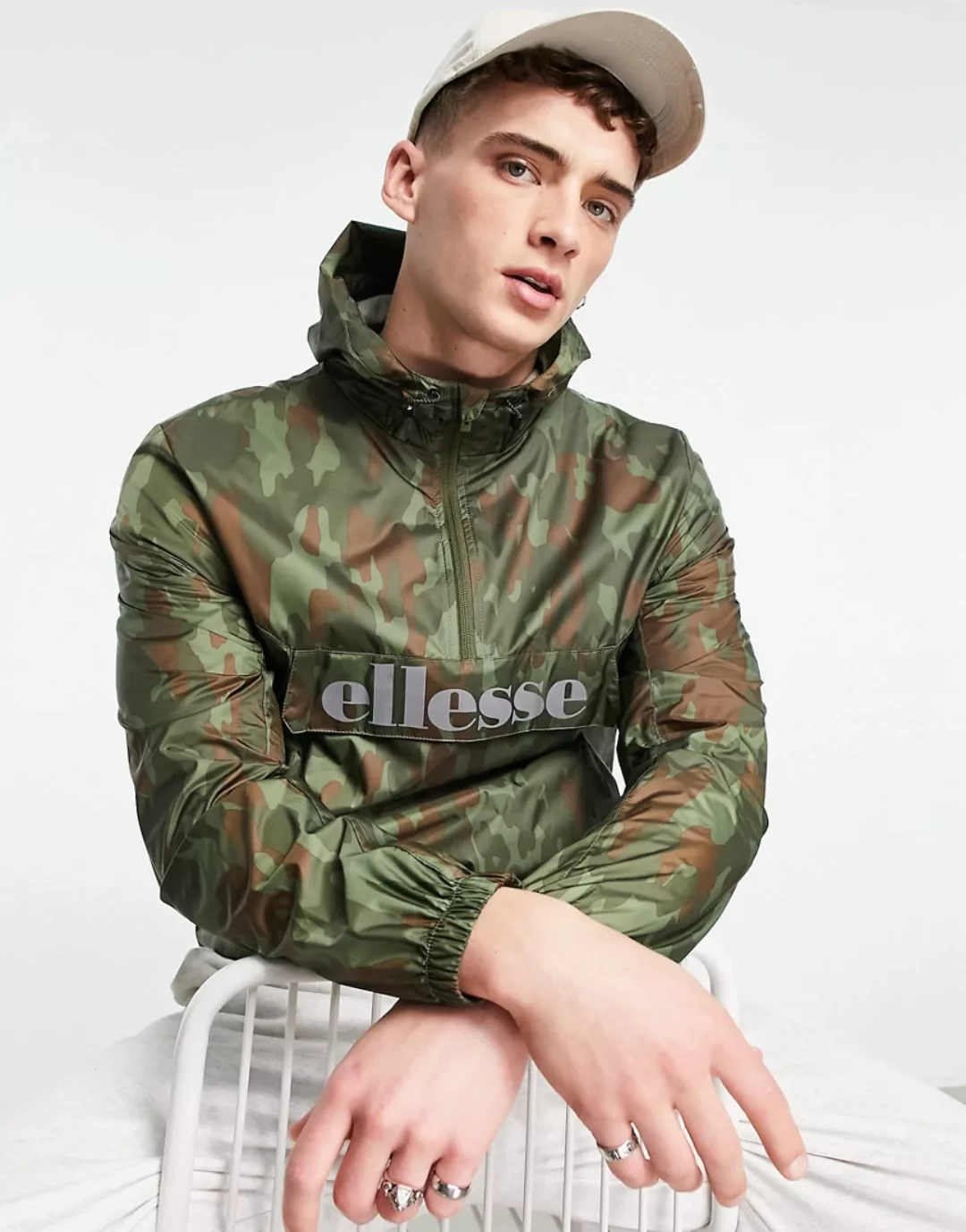 ellesse – Jacke zum Überziehen mit Military-Muster-Grün günstig online kaufen