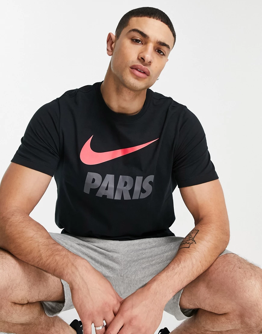 Nike Football – Paris Saint-Germain – T-Shirt in Schwarz mit „Paris“-Schrif günstig online kaufen