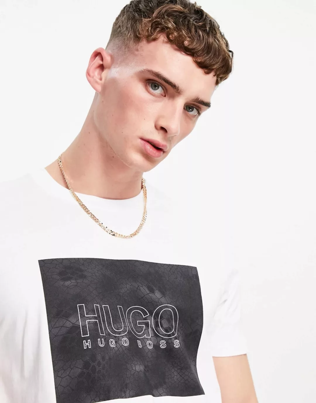 HUGO – Dolive_U214 – T-Shirt in Weiß mit Logobox und Schlangenmuster günstig online kaufen