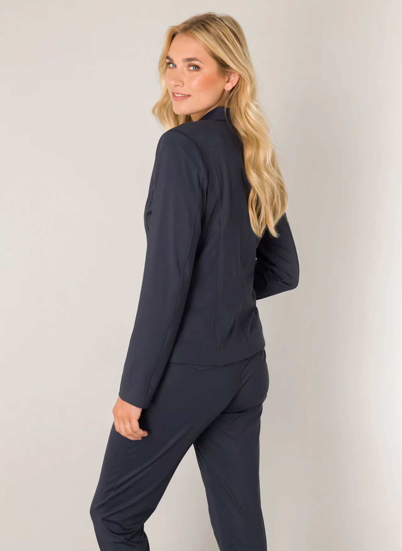 Base Level Jackenblazer Thea mit Stretch günstig online kaufen