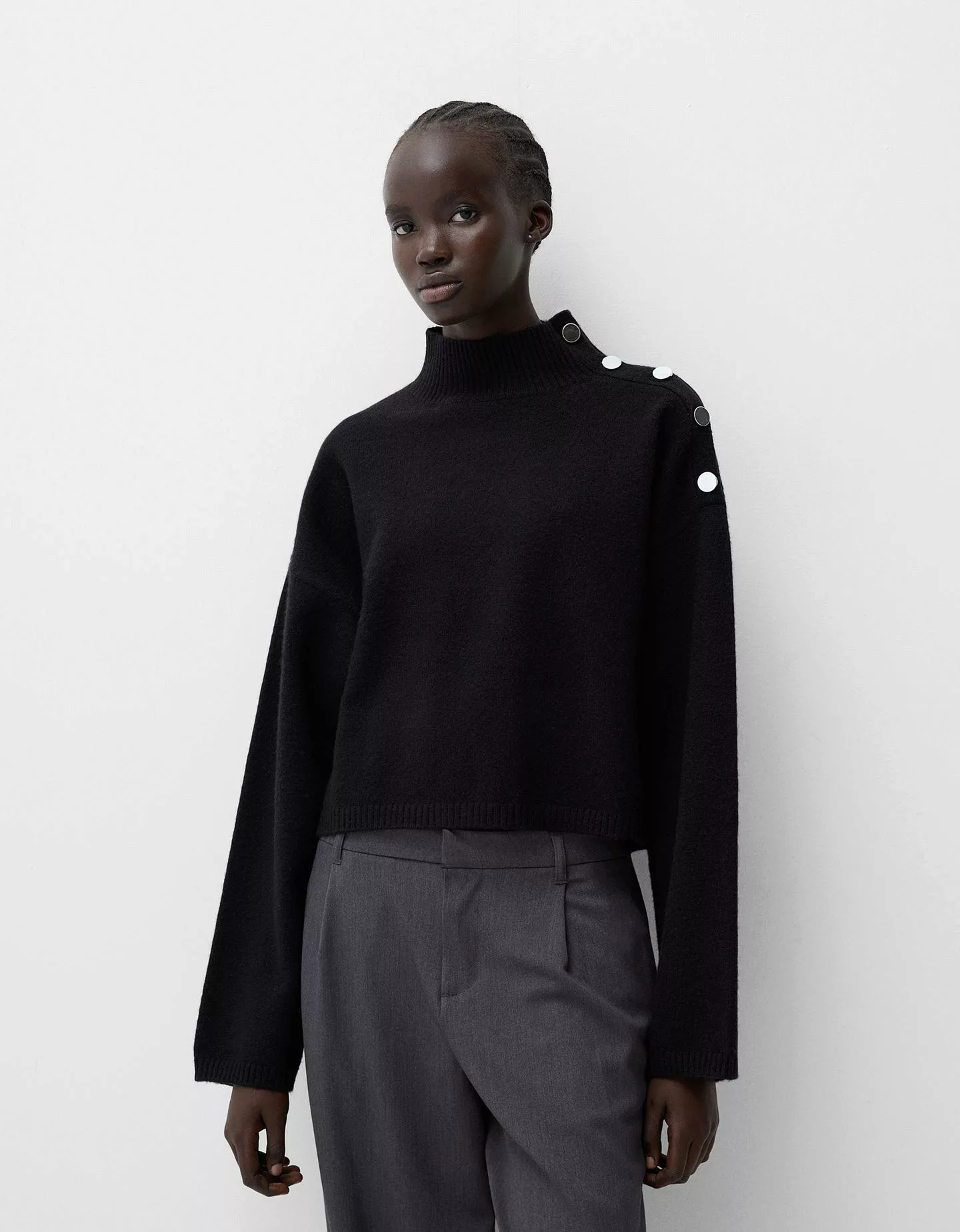 Bershka Rollkragenpullover Mit Seitlichen Knöpfen Damen S Schwarz günstig online kaufen