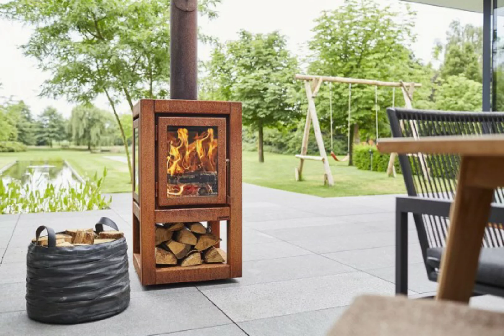 Terrassenkamin Quaruba XL 1 Seite Glas mit Rollen günstig online kaufen