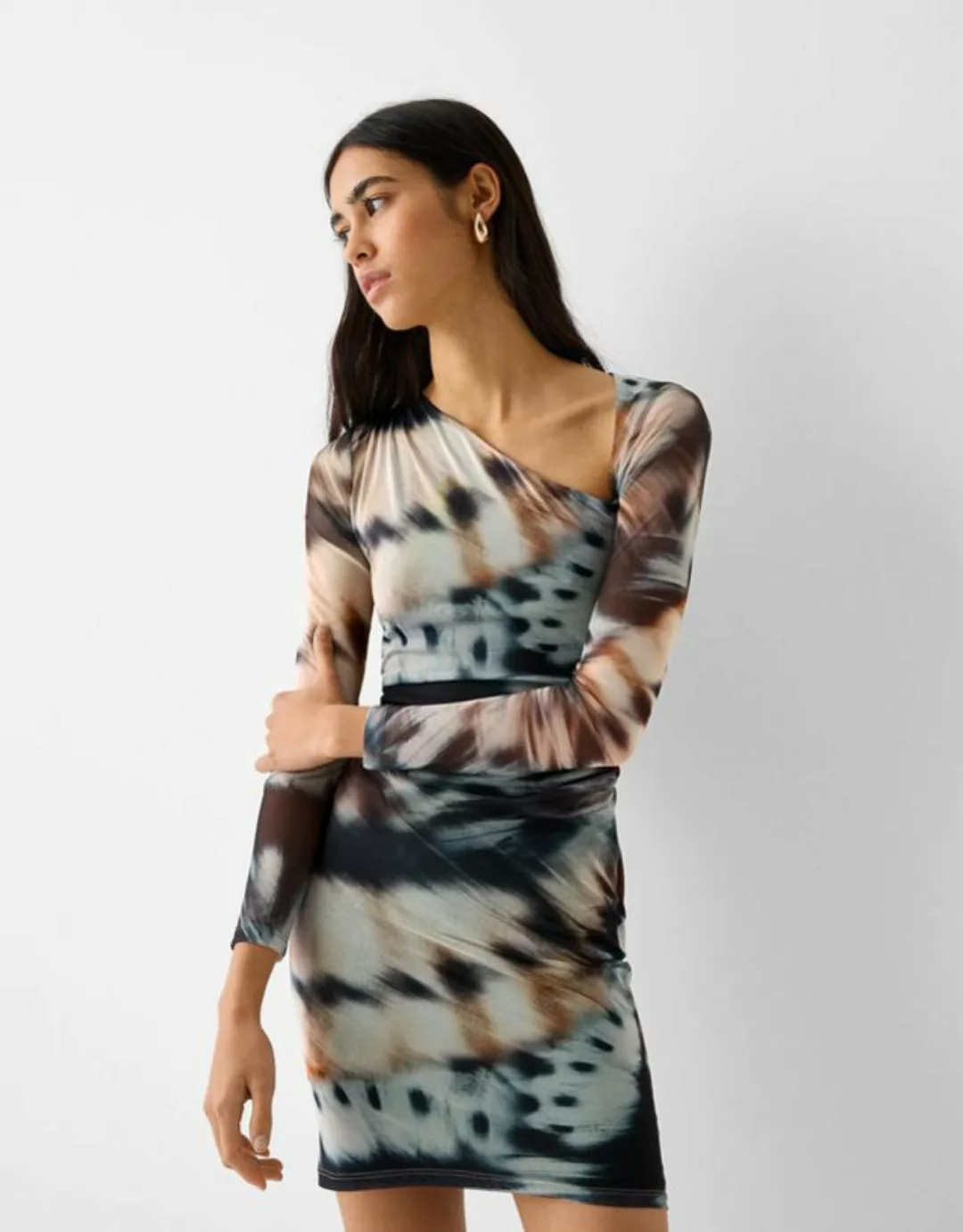 Bershka Asymmetrisches Minikleid Aus Tüll Mit Langen Ärmeln Und Print Damen günstig online kaufen