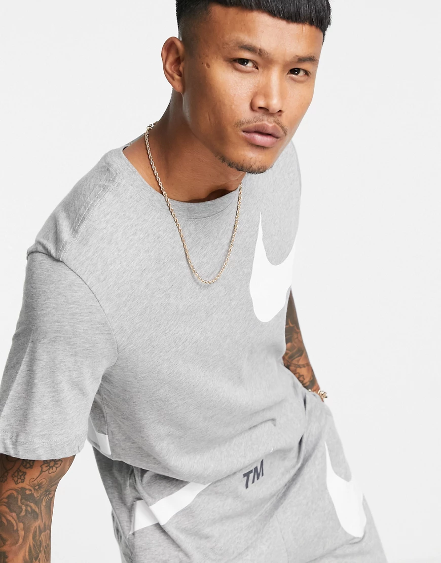 Nike – T-Shirt mit Logo in Grau günstig online kaufen