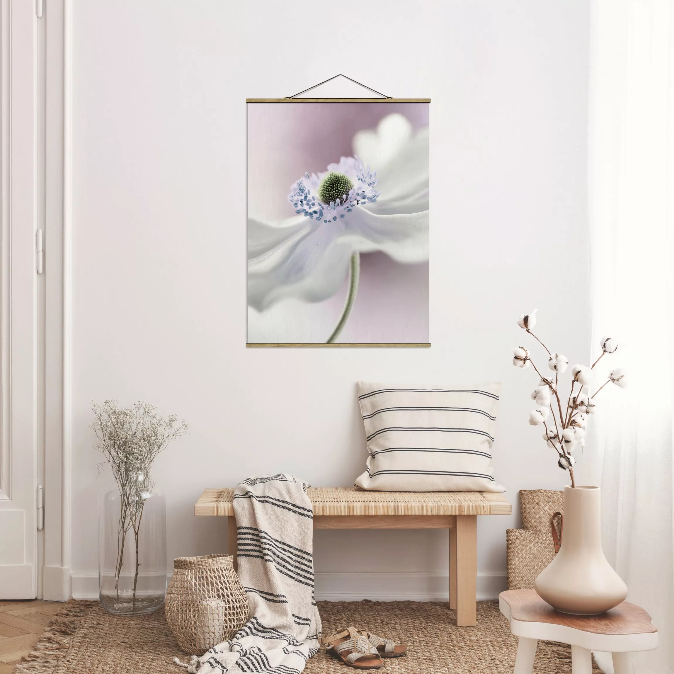 Stoffbild Blumen mit Posterleisten - Hochformat Anemonenbrise günstig online kaufen