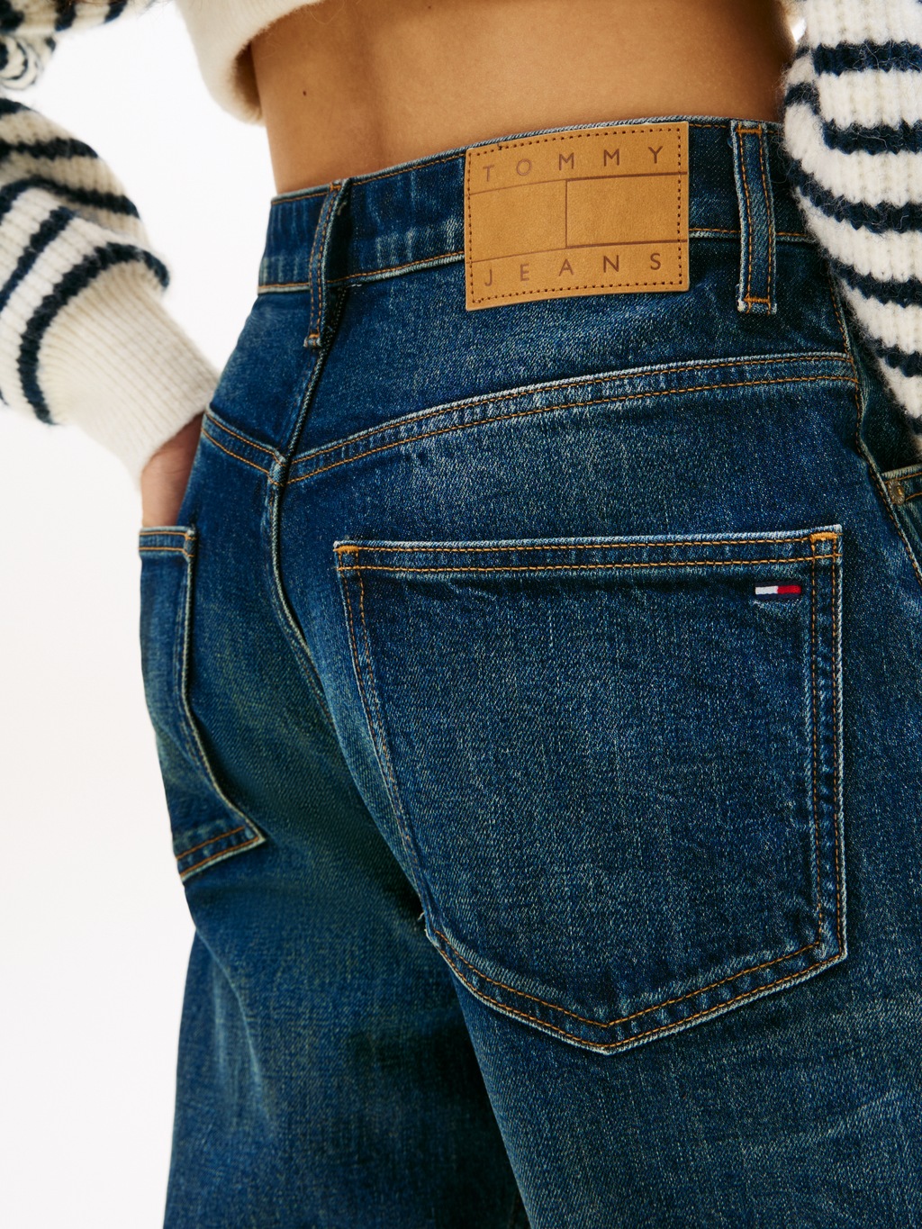 Tommy Jeans Straight-Jeans "MIA MR RLXD STR CBF DI2153" günstig online kaufen