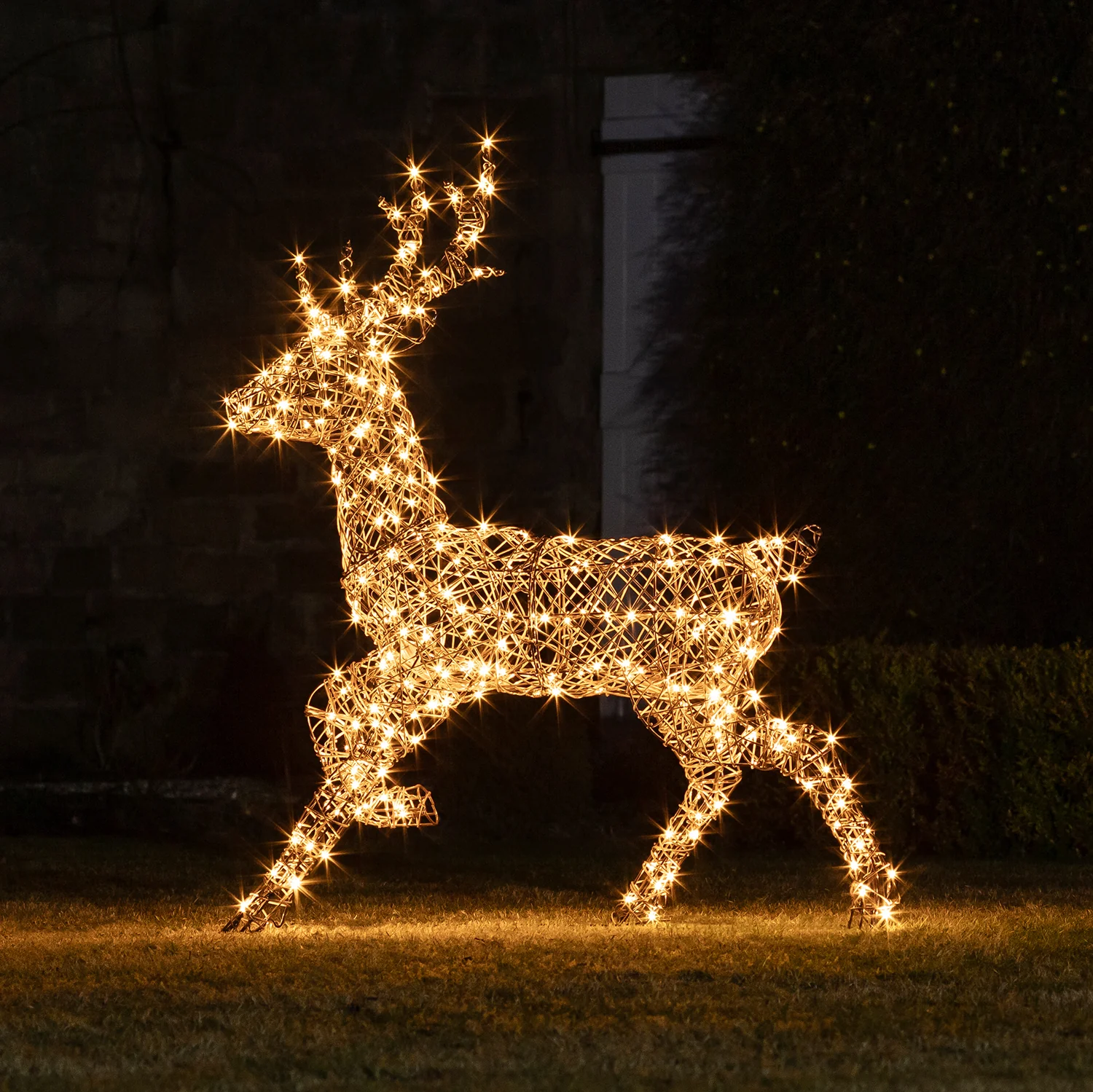 Studley Rattan LED Rentier Vater Weihnachtsfigur außen günstig online kaufen