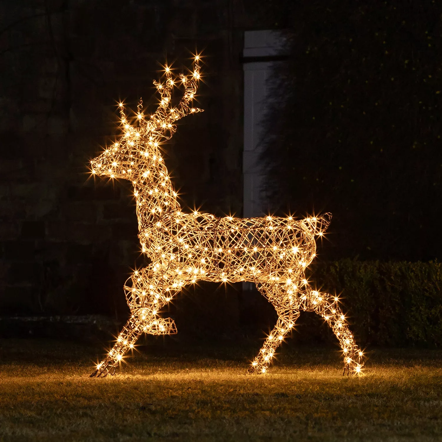 Studley Rattan LED Rentier Vater Weihnachtsfigur außen günstig online kaufen